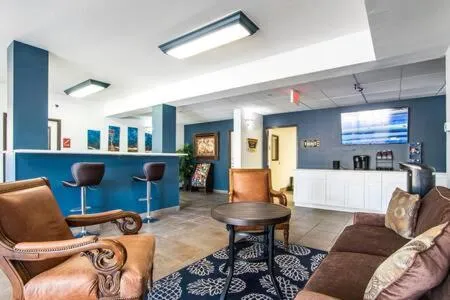 The Vistas 119 Modern studio with full kitchen 1st floor great location