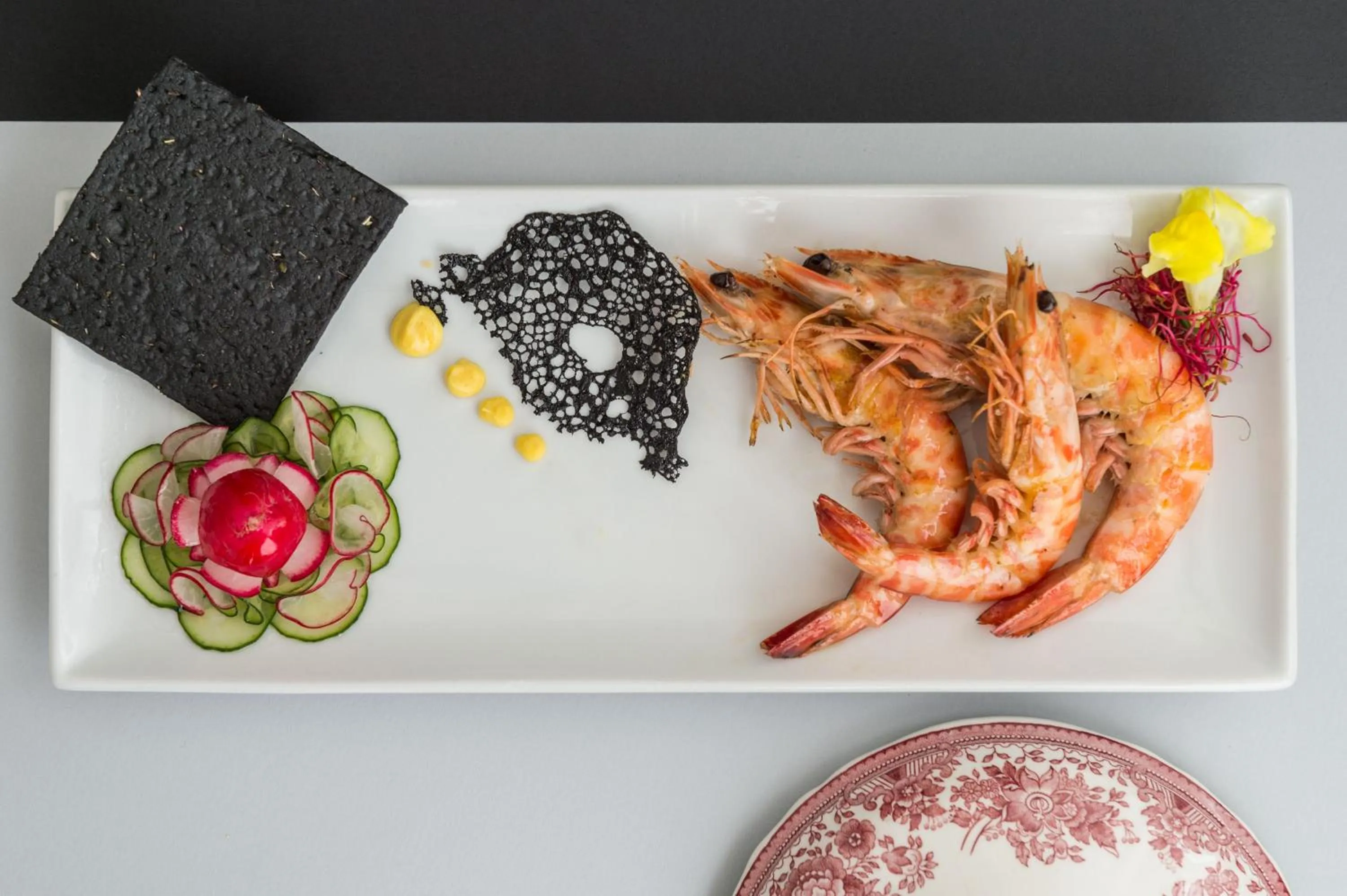 Food and drinks in Kiss Beachfront Hotel & Restaurant