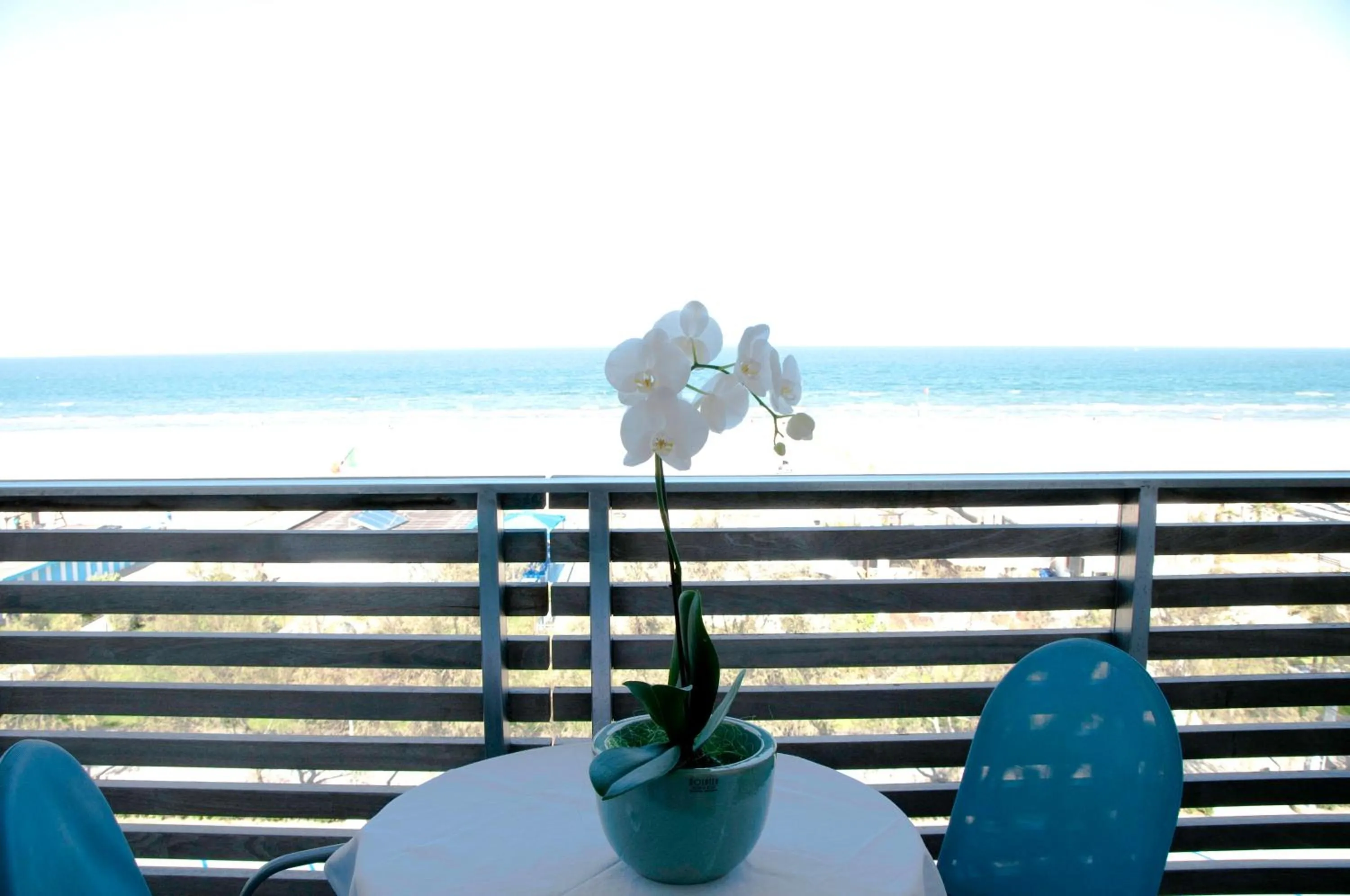 Balcony/Terrace in Kiss Beachfront Hotel & Restaurant