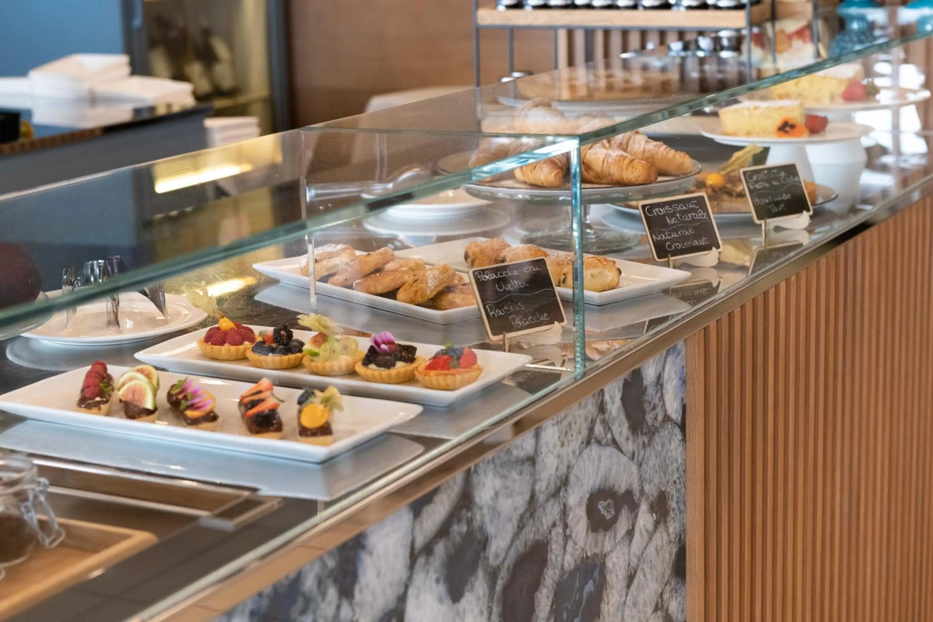 Breakfast in Kiss Beachfront Hotel & Restaurant