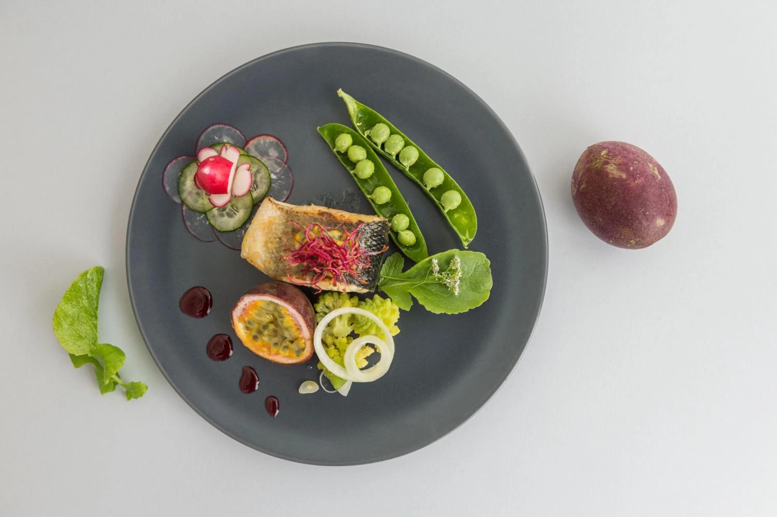 Food and drinks in Kiss Beachfront Hotel & Restaurant