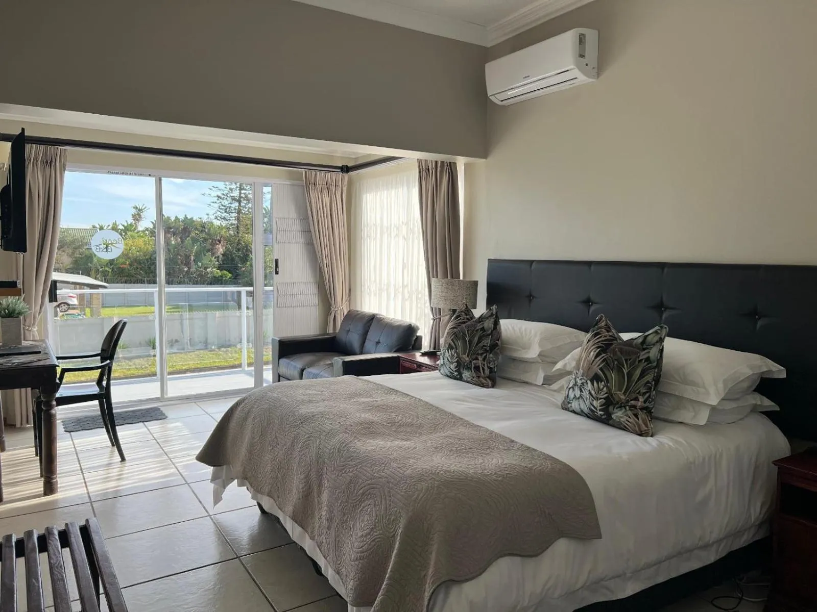 Decorative detail, Bed in Benri B&B & Self-Catering