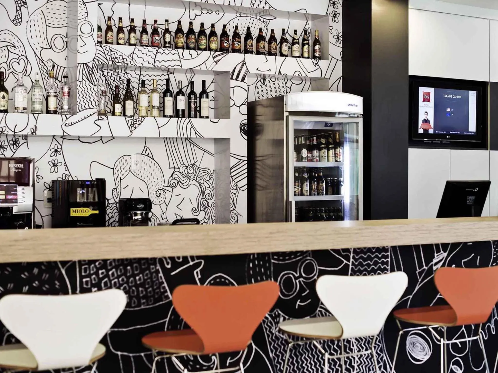 Lounge or bar in ibis Novo Hamburgo