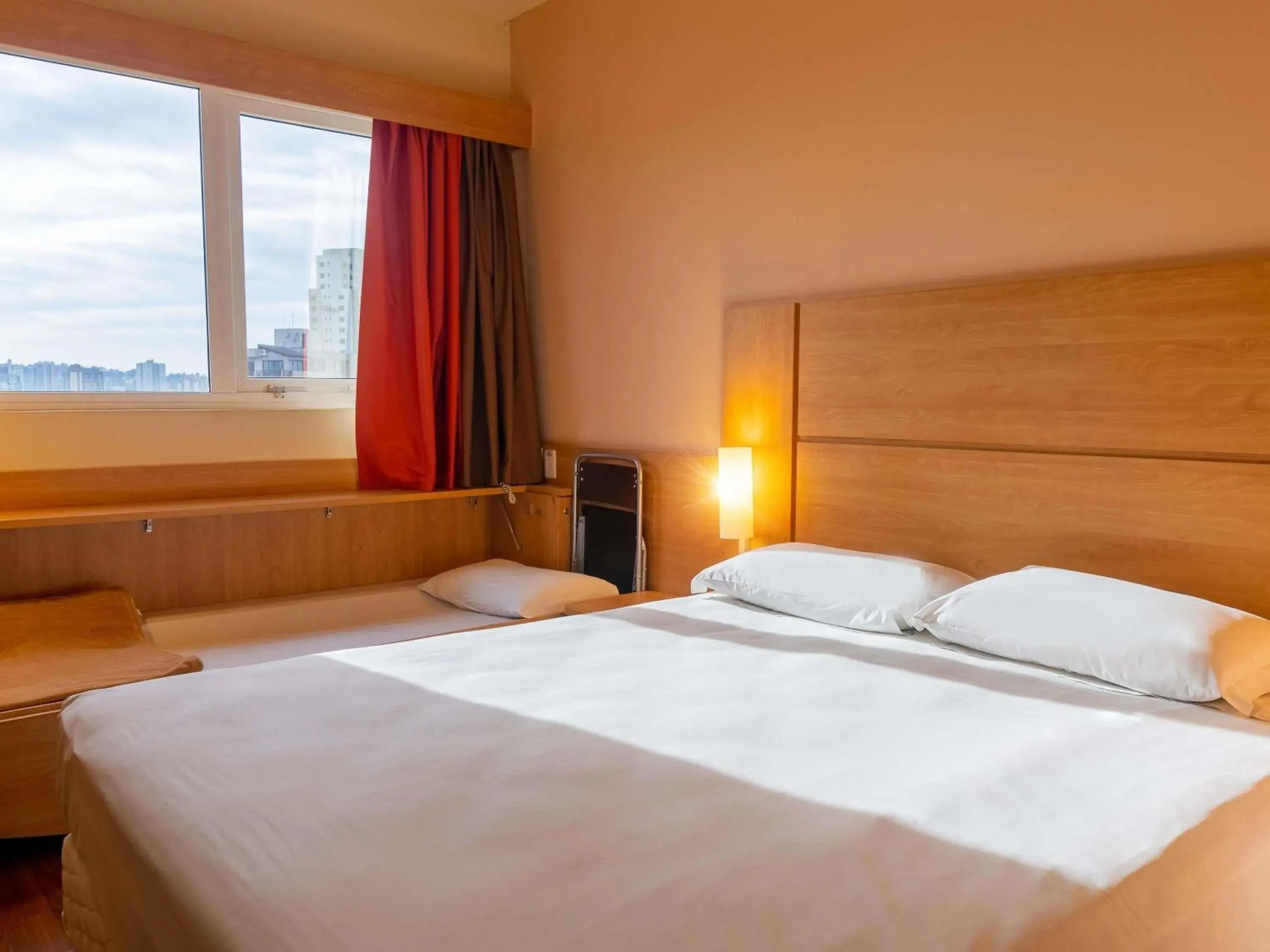 Bedroom, Bed in ibis Novo Hamburgo Bedroom, Bed in ibis Novo Hamburgo