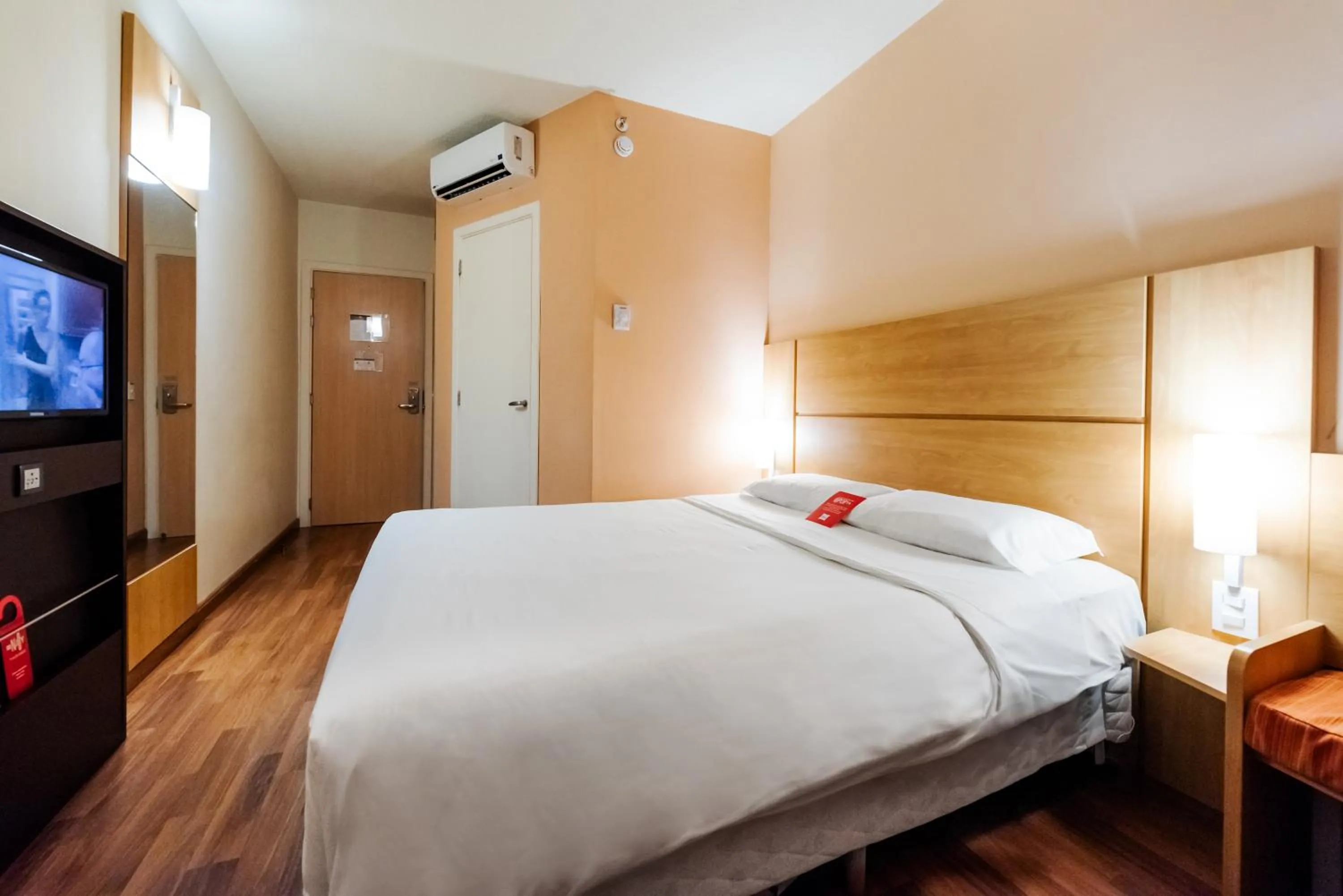 Bedroom, Bed in ibis Novo Hamburgo