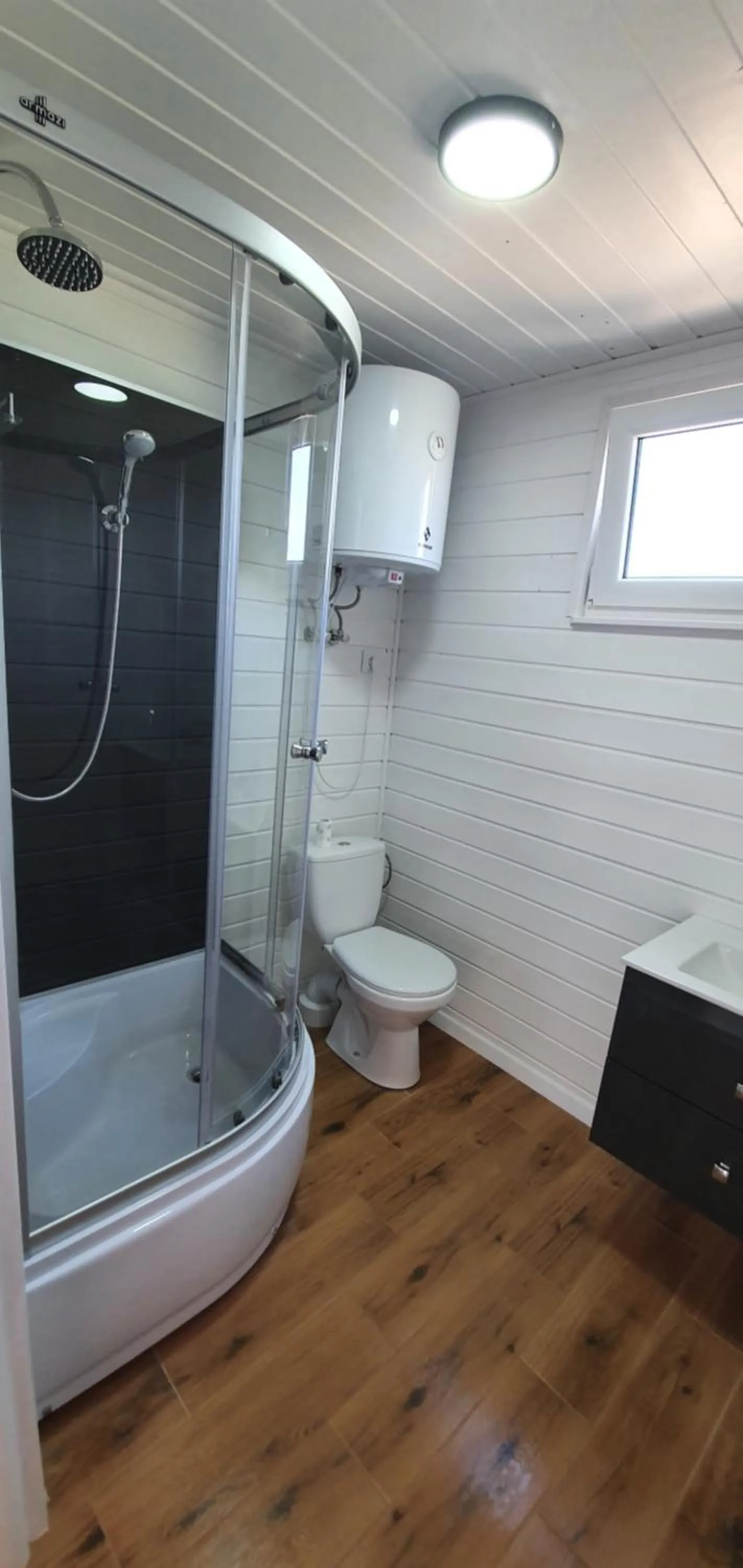 Shower in Domki Dafi