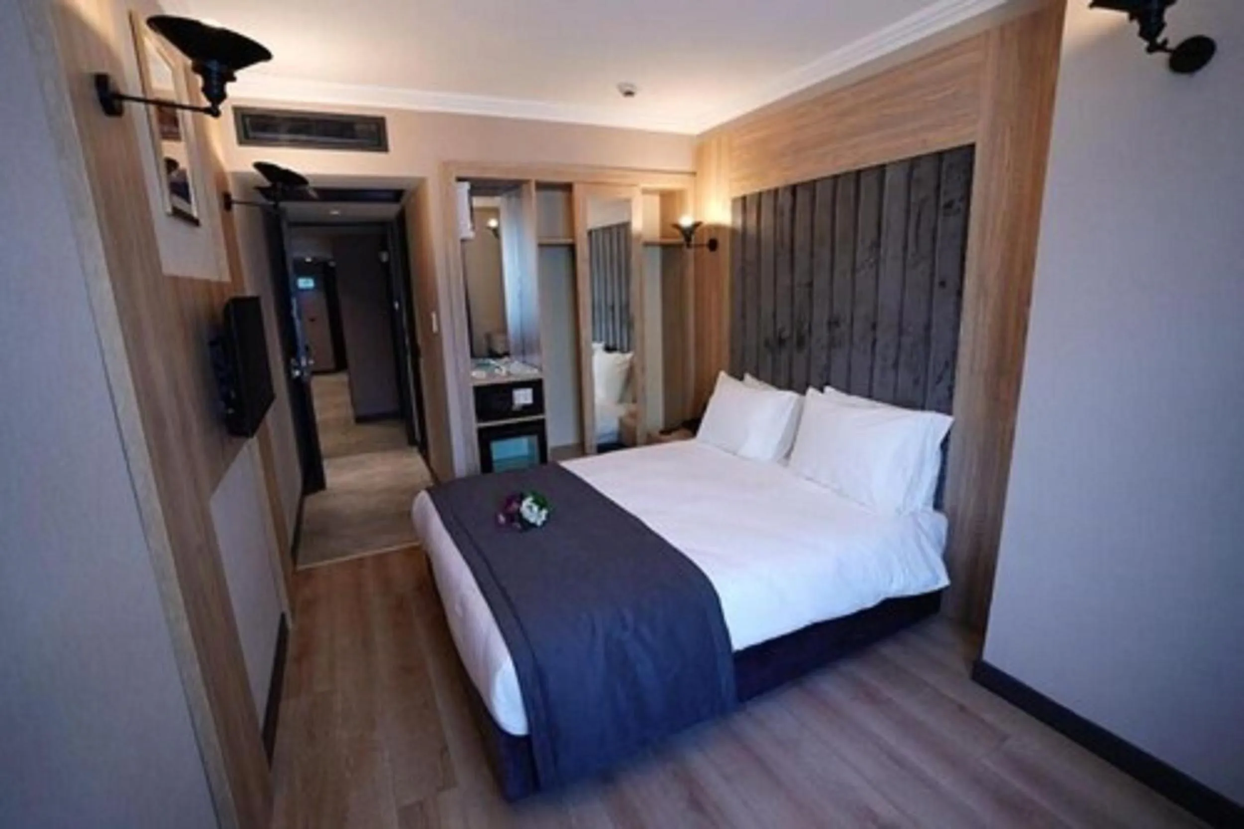 Bed in Mineo Hotel Taksim
