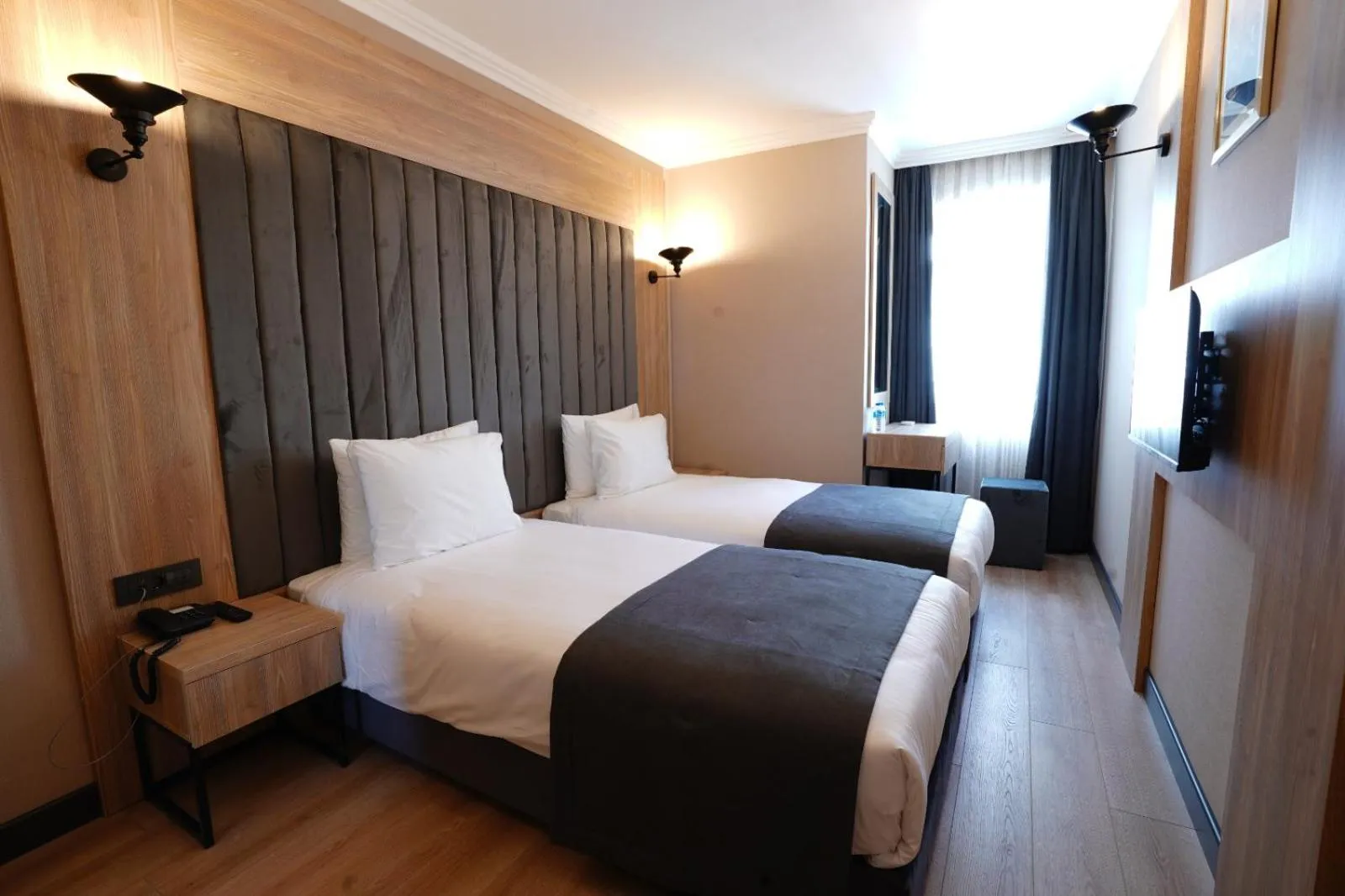Photo of the whole room, Bed in Mineo Hotel Taksim