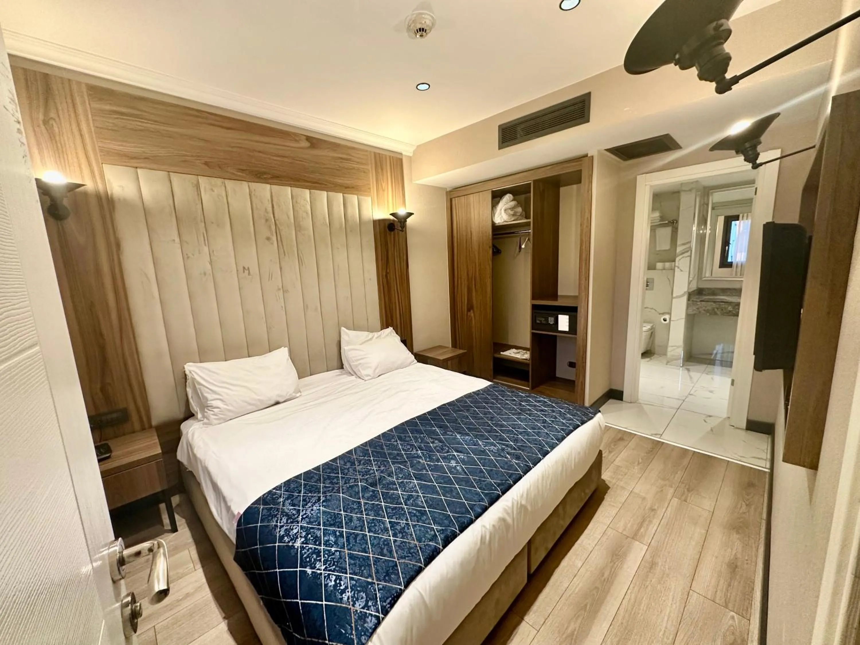 safe, Bed in Mineo Hotel Taksim