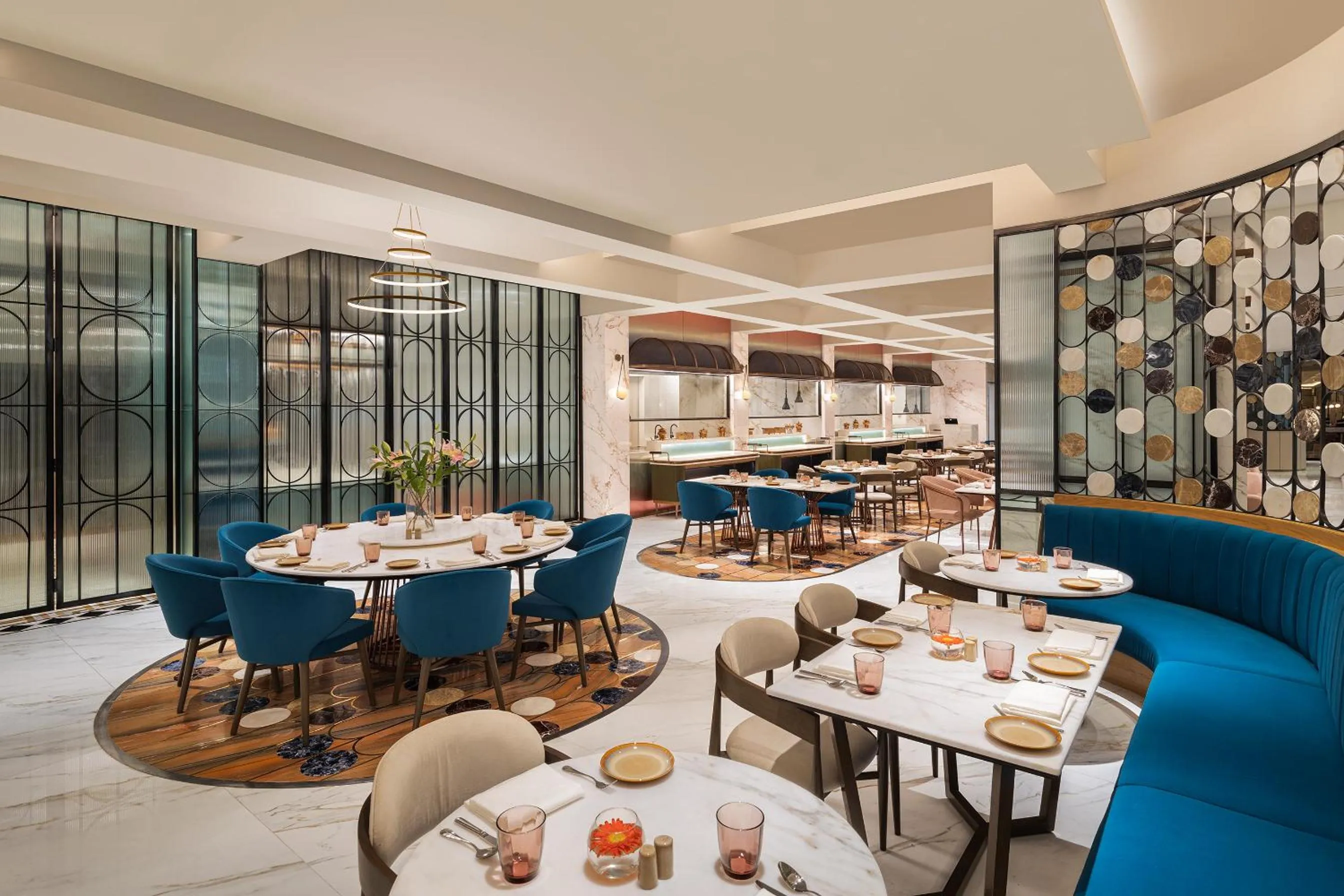 Restaurant/places to eat in Radisson Mumbai Goregaon