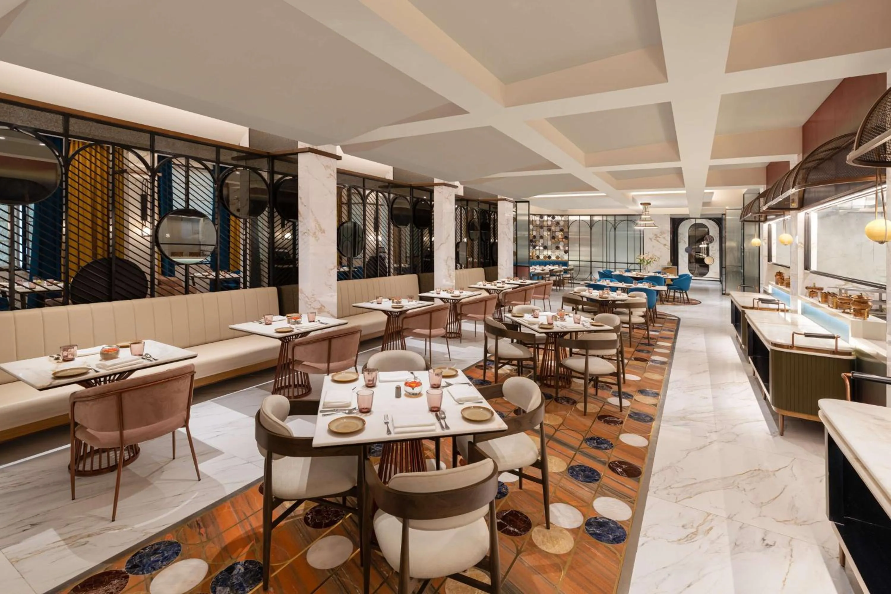 Restaurant/places to eat in Radisson Mumbai Goregaon