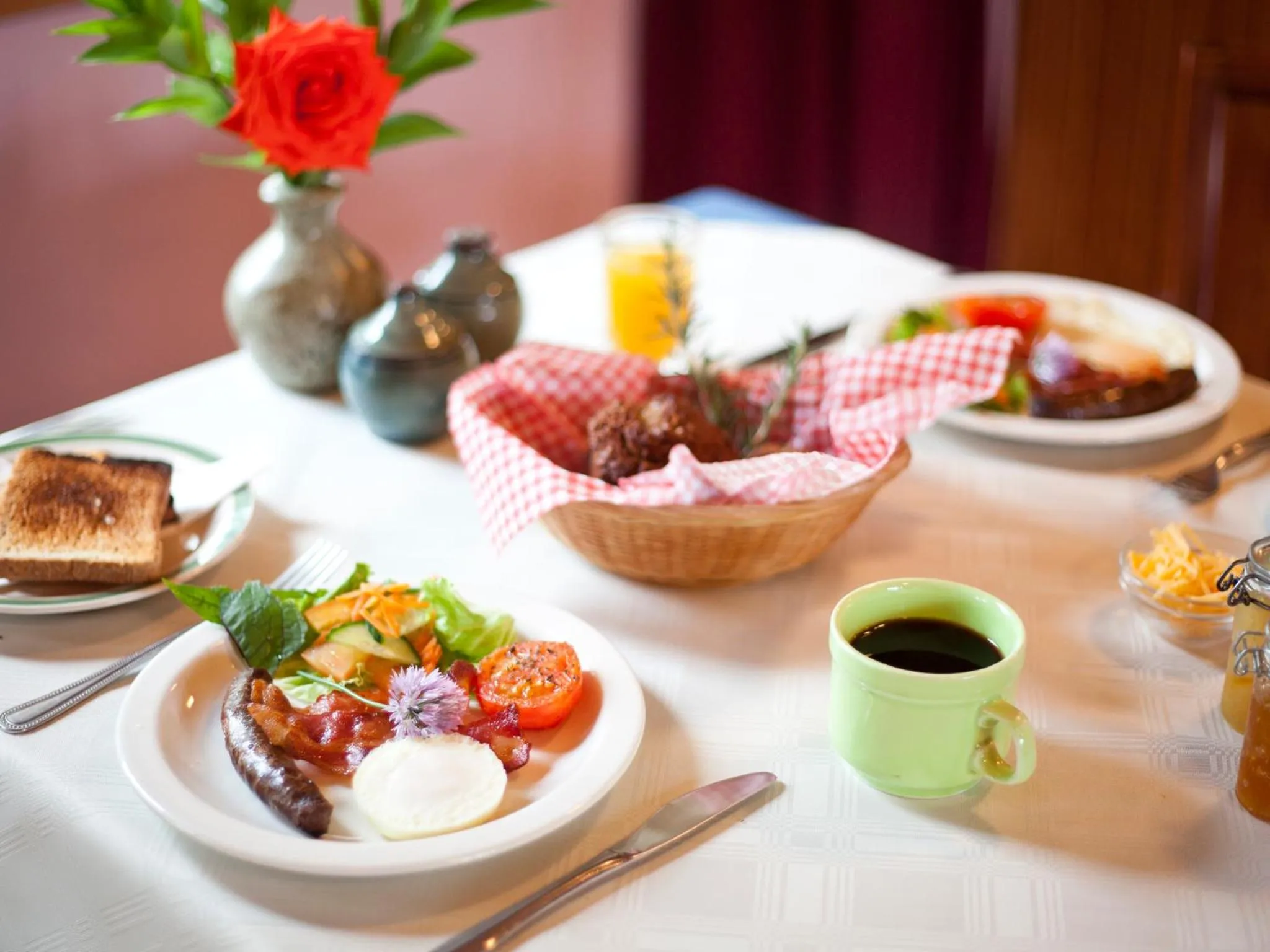 Restaurant/places to eat in Andelomi Forest Lodge