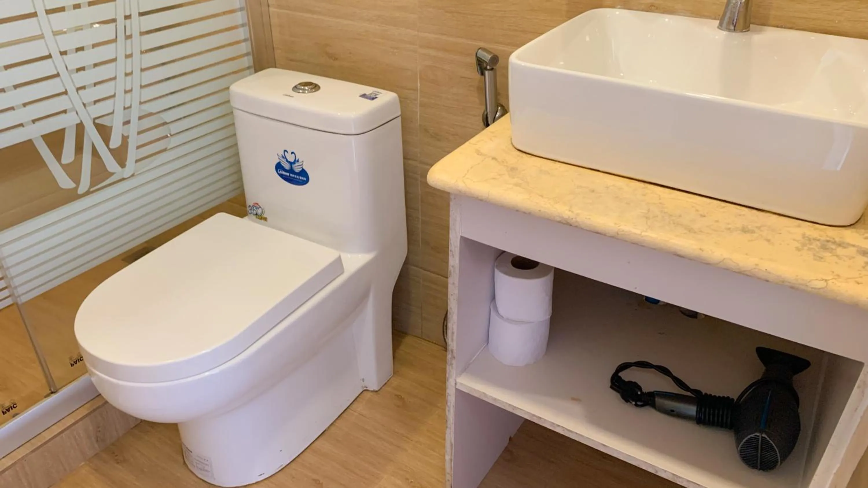 Toilet in iCom Marina Sea View