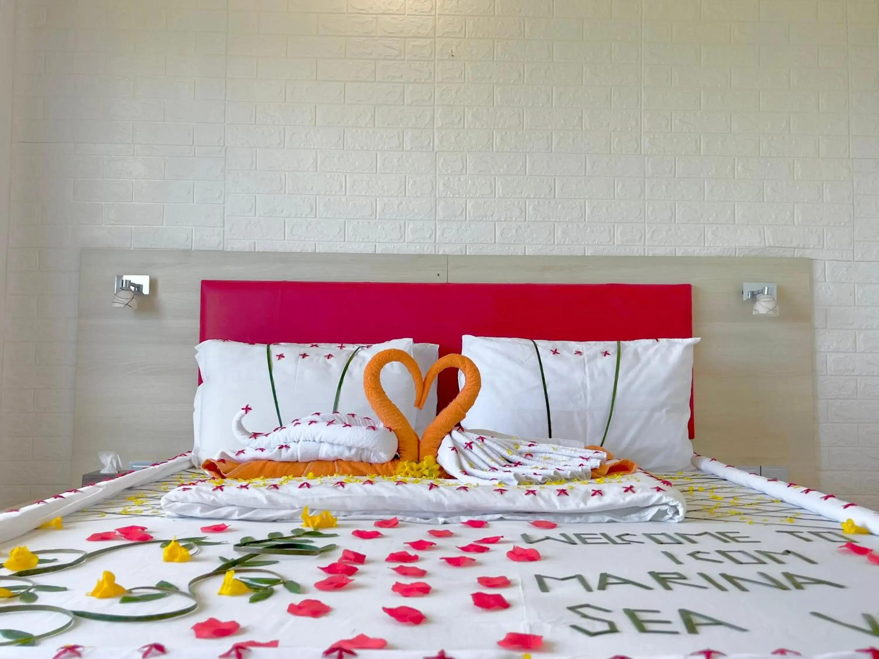 Photo of the whole room, Bed in iCom Marina Sea View Photo of the whole room, Bed in iCom Marina Sea View