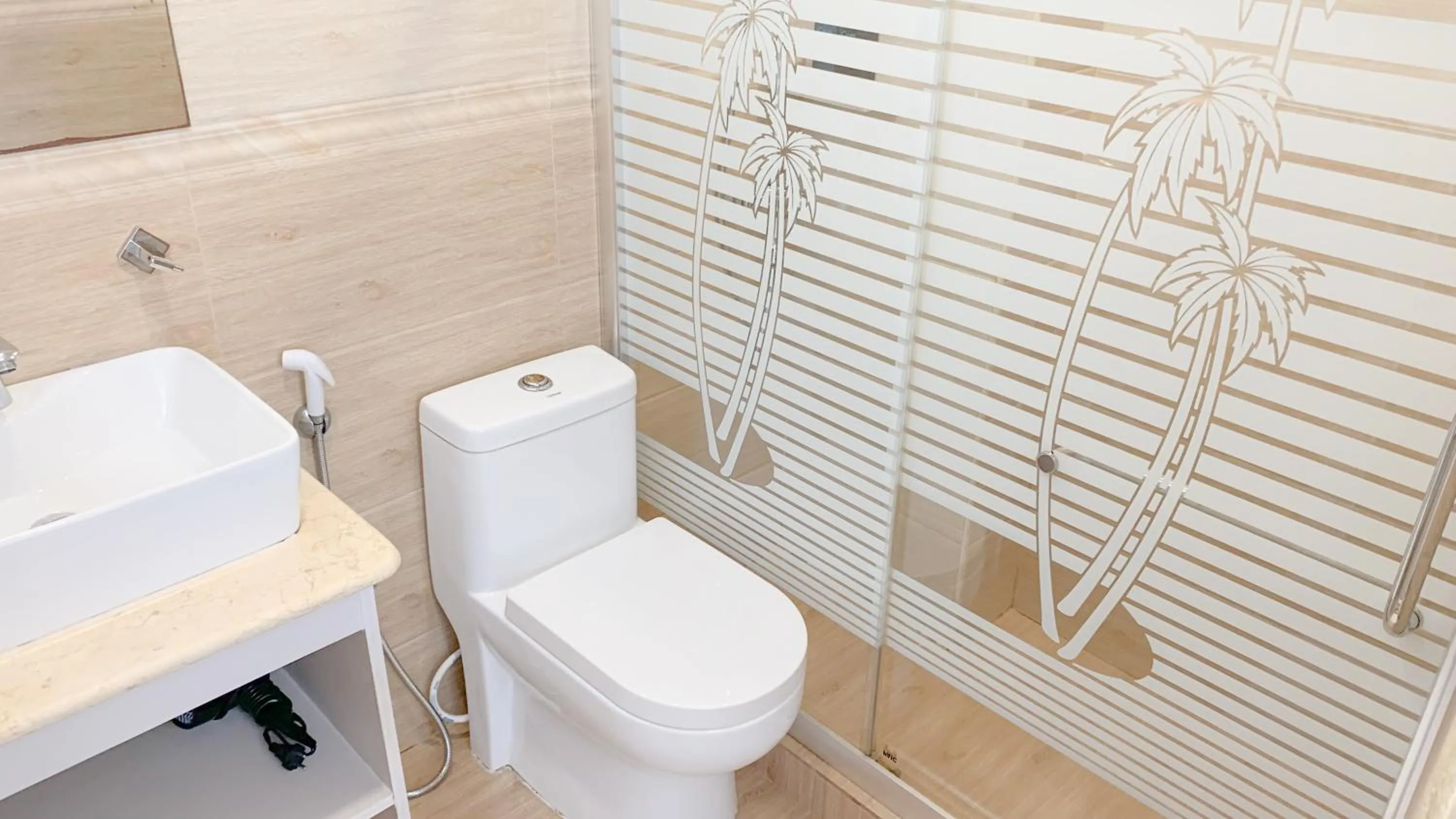 Shower in iCom Marina Sea View