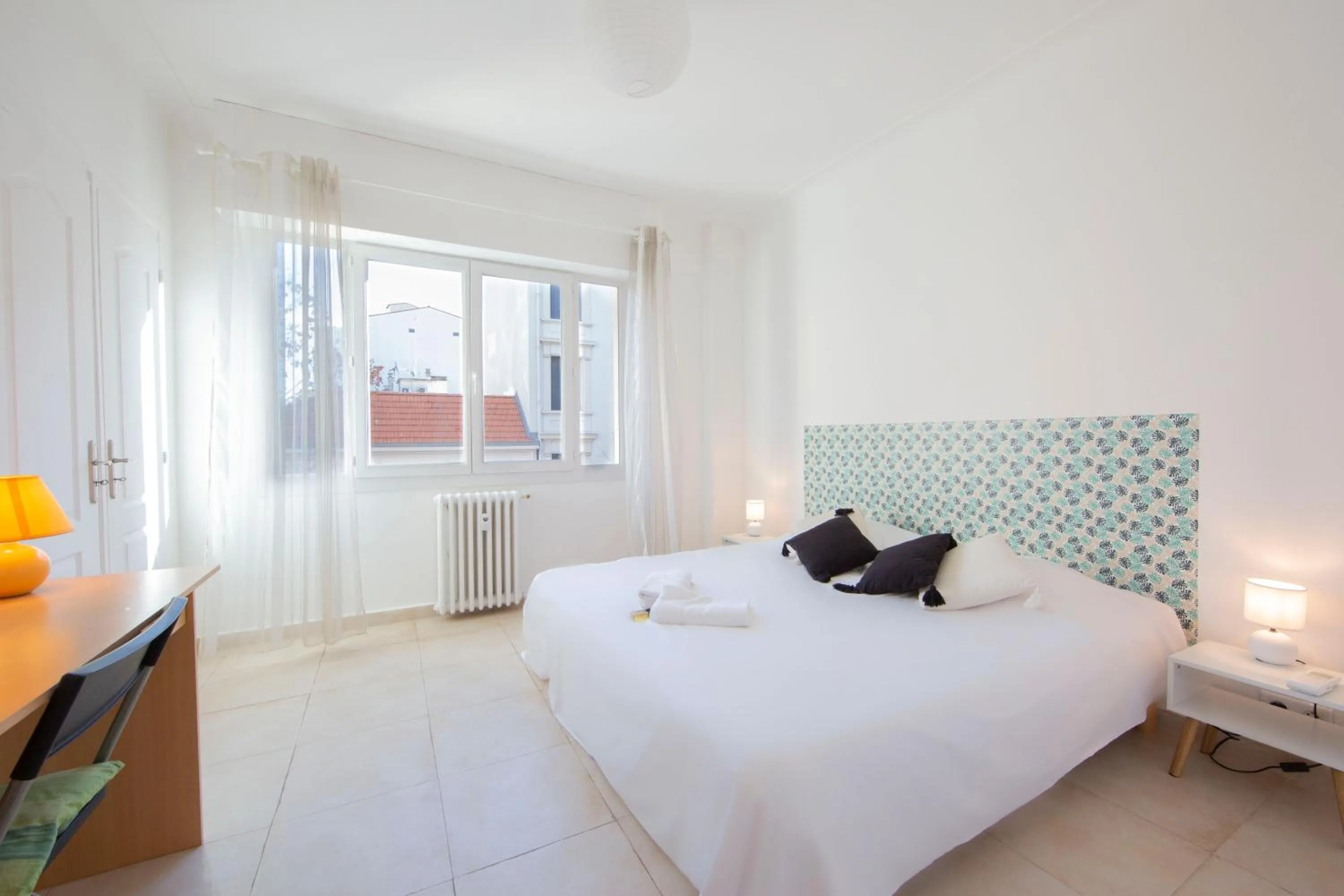 Robert Soleau bright design flat center of Antibes