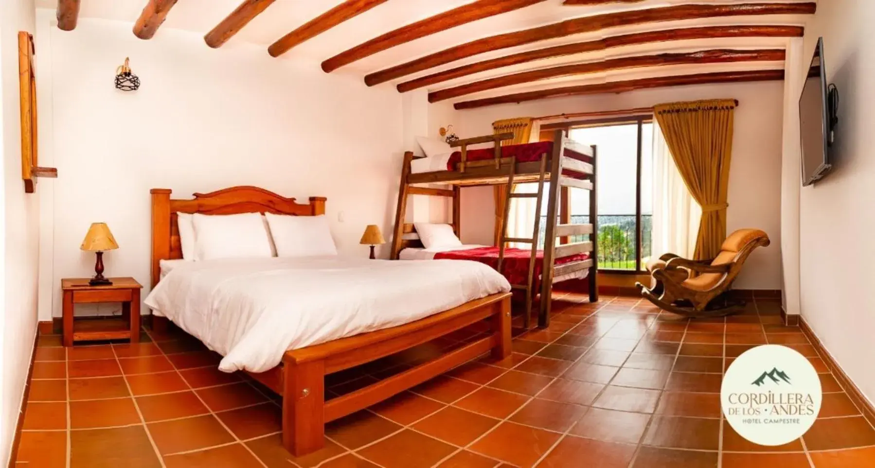 Quadruple Room with Balcony in Hotel Campestre Cordillera de los Andes Quadruple Room with Balcony in Hotel Campestre Cordillera de los Andes