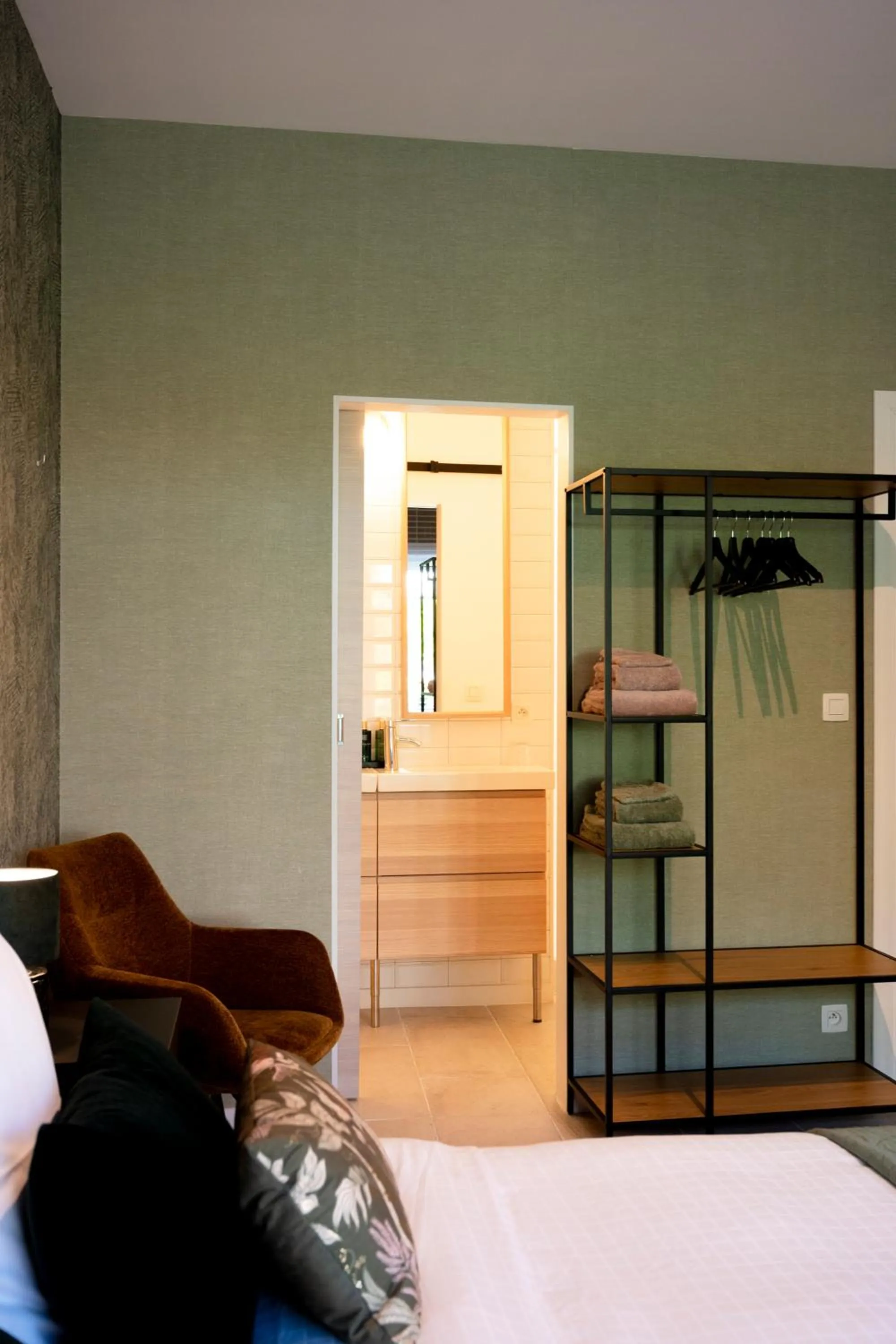 Bed in BnB De Koepoort