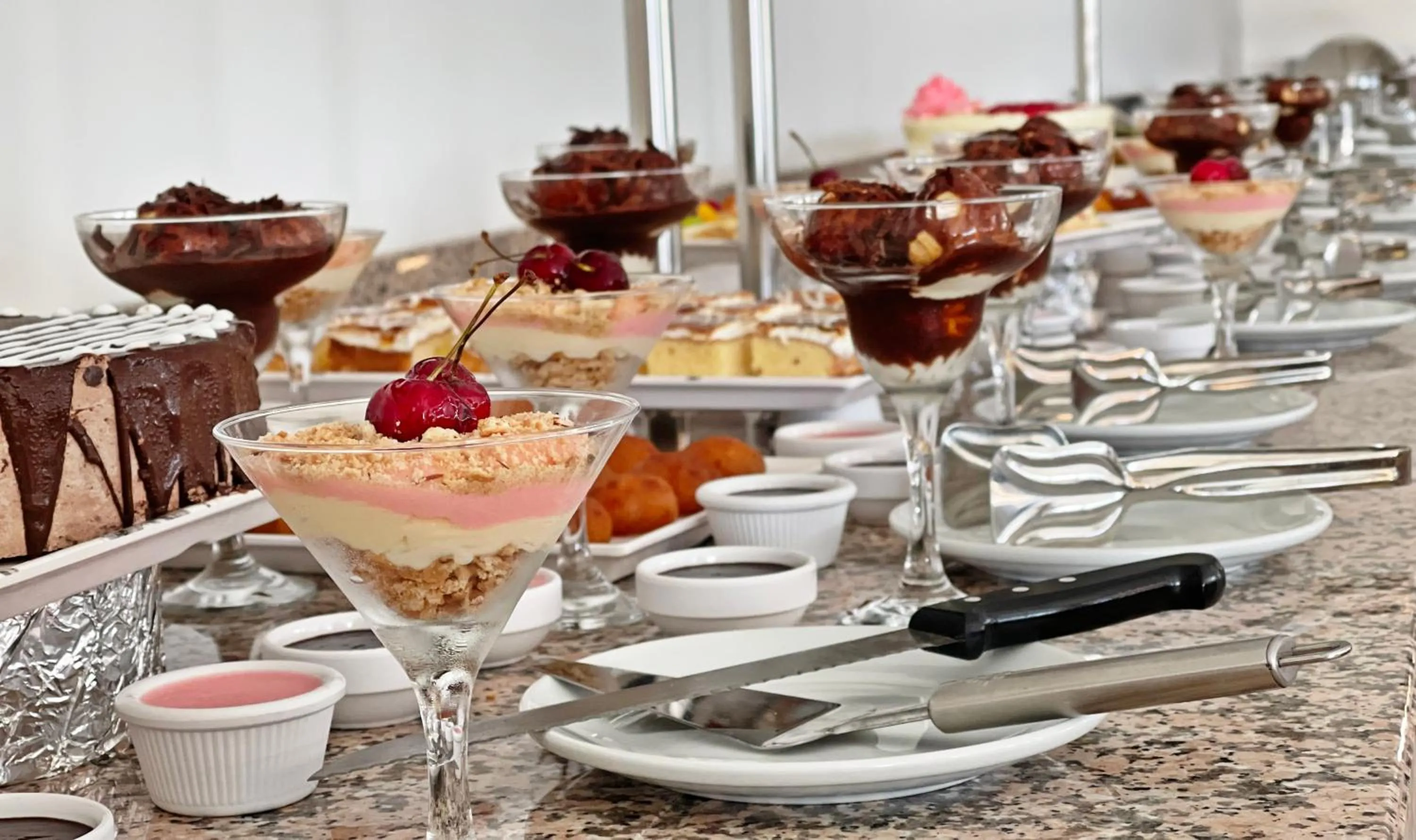 Restaurant/places to eat in TEZMADRA HOTEL