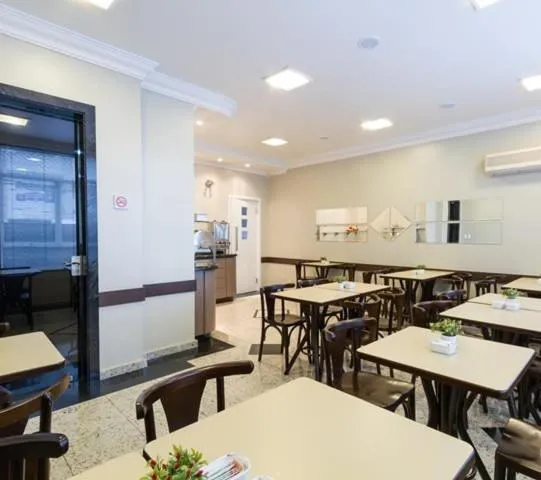 Dining area in Bellmont Hotel