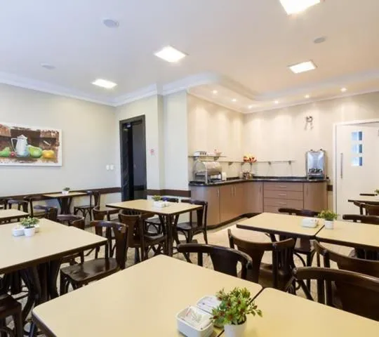 Dining area in Bellmont Hotel