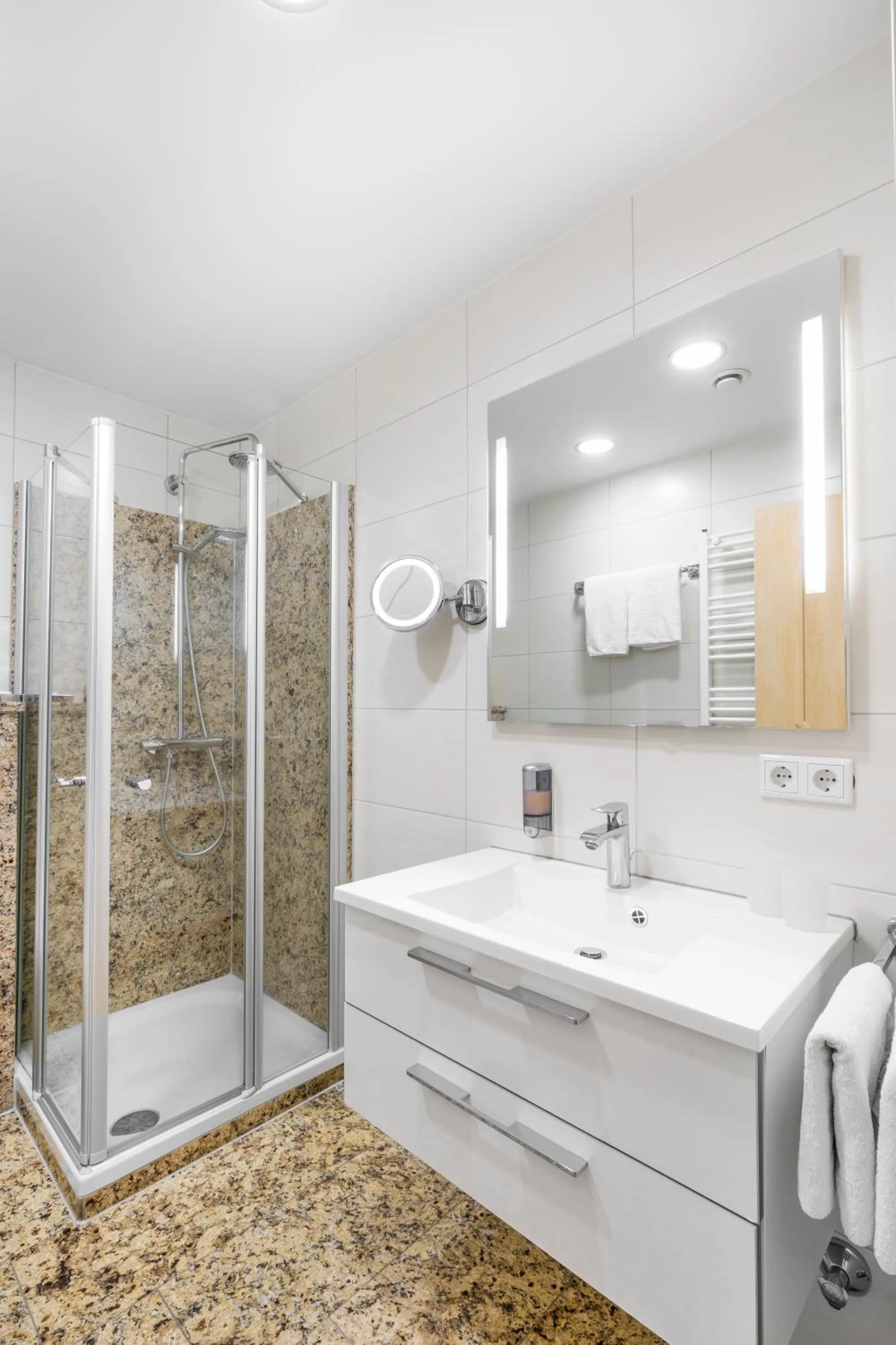 Bathroom in Wander und Aktiv Hotel Rösslwirt