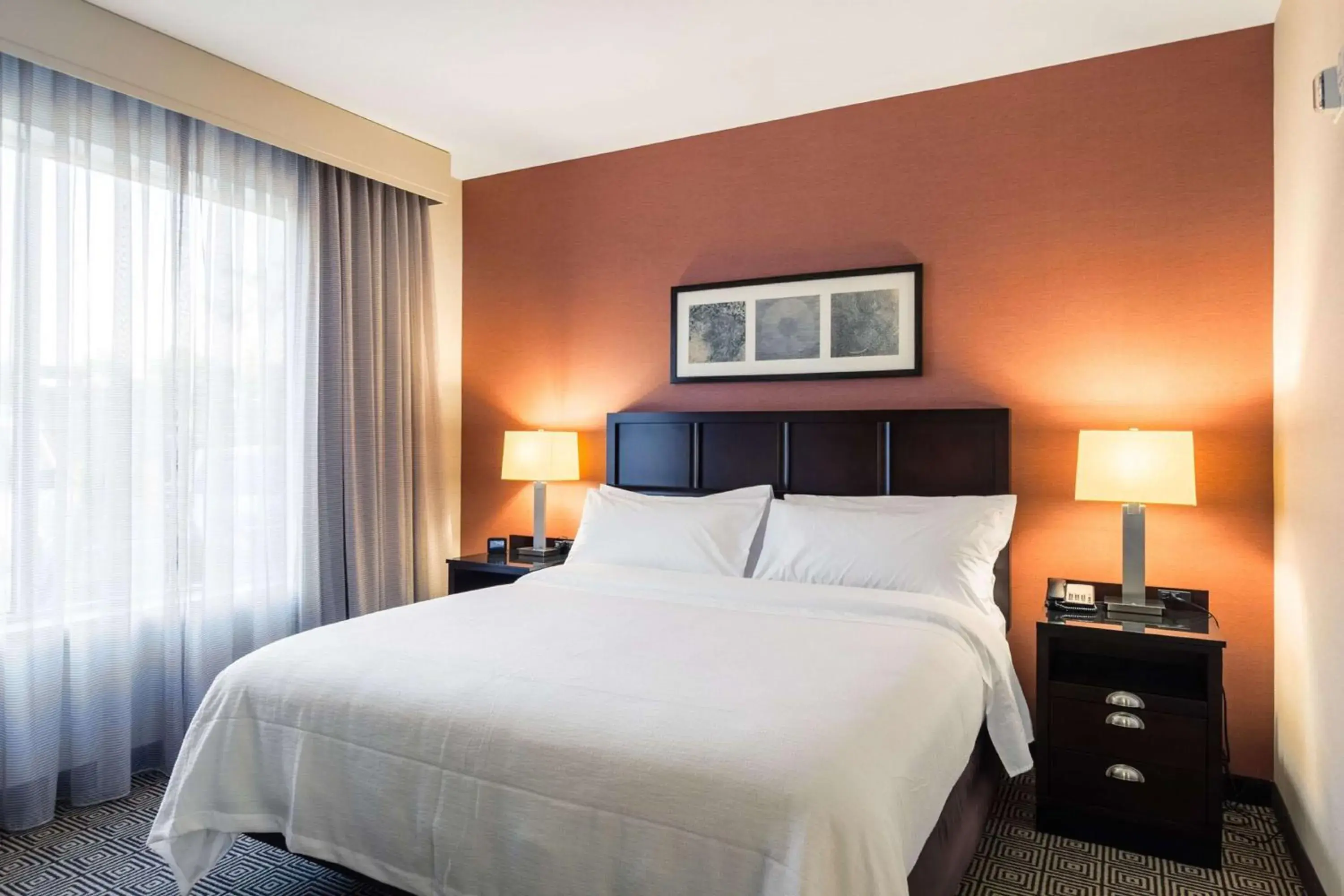 Bed in Embassy Suites by Hilton Newark Airport Bed in Embassy Suites by Hilton Newark Airport