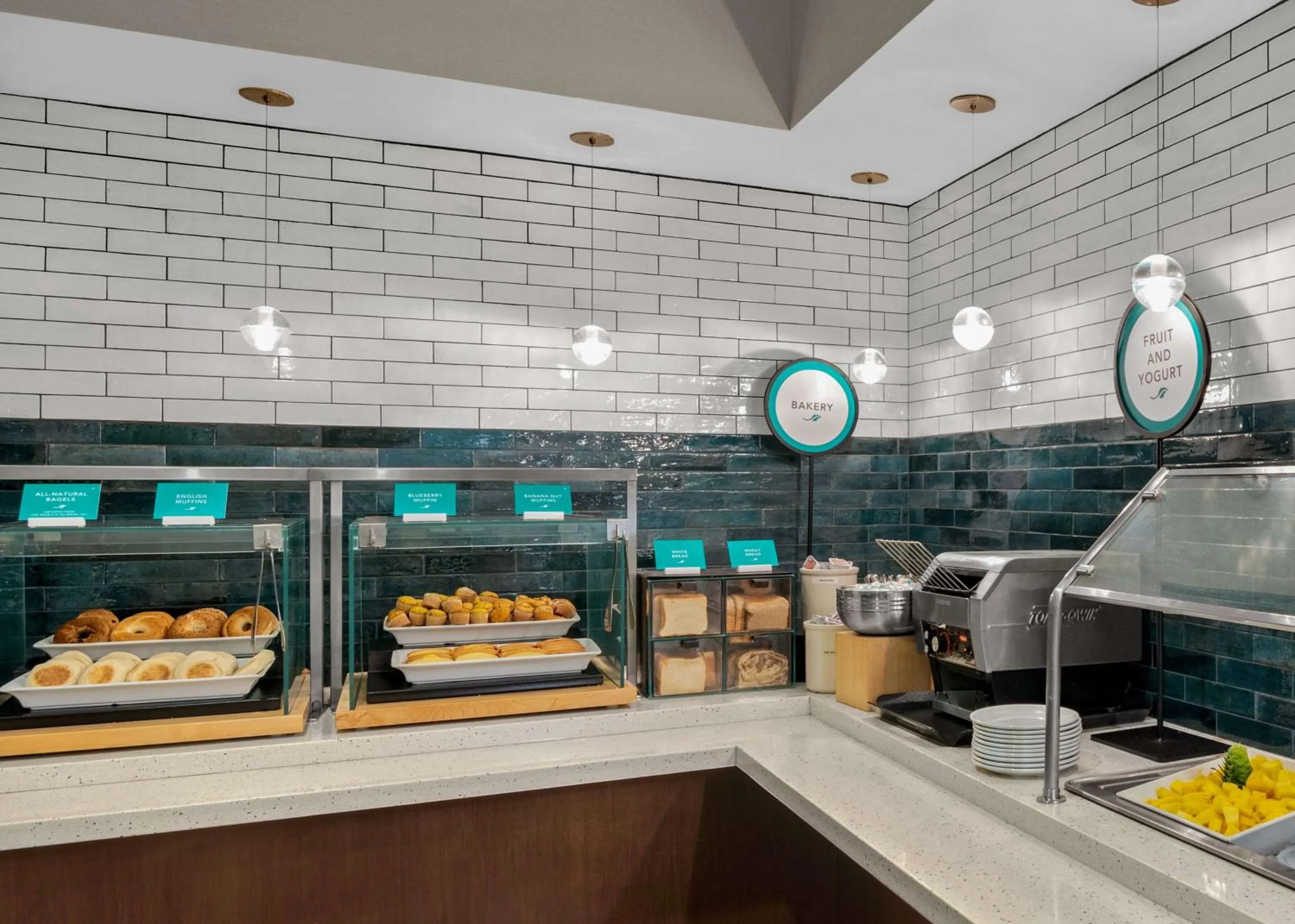 Breakfast in Embassy Suites by Hilton Newark Airport