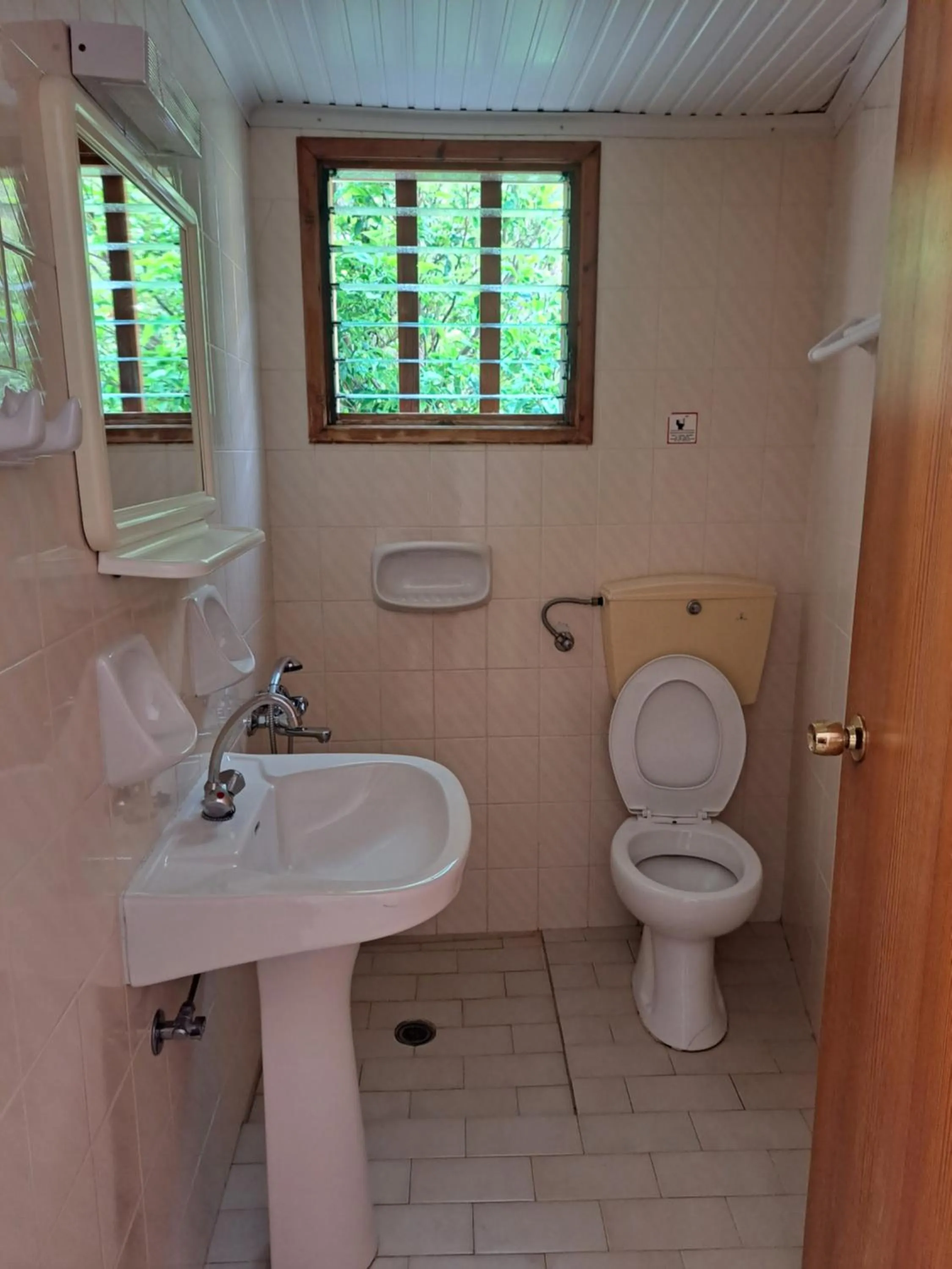 Bathroom in LITHI