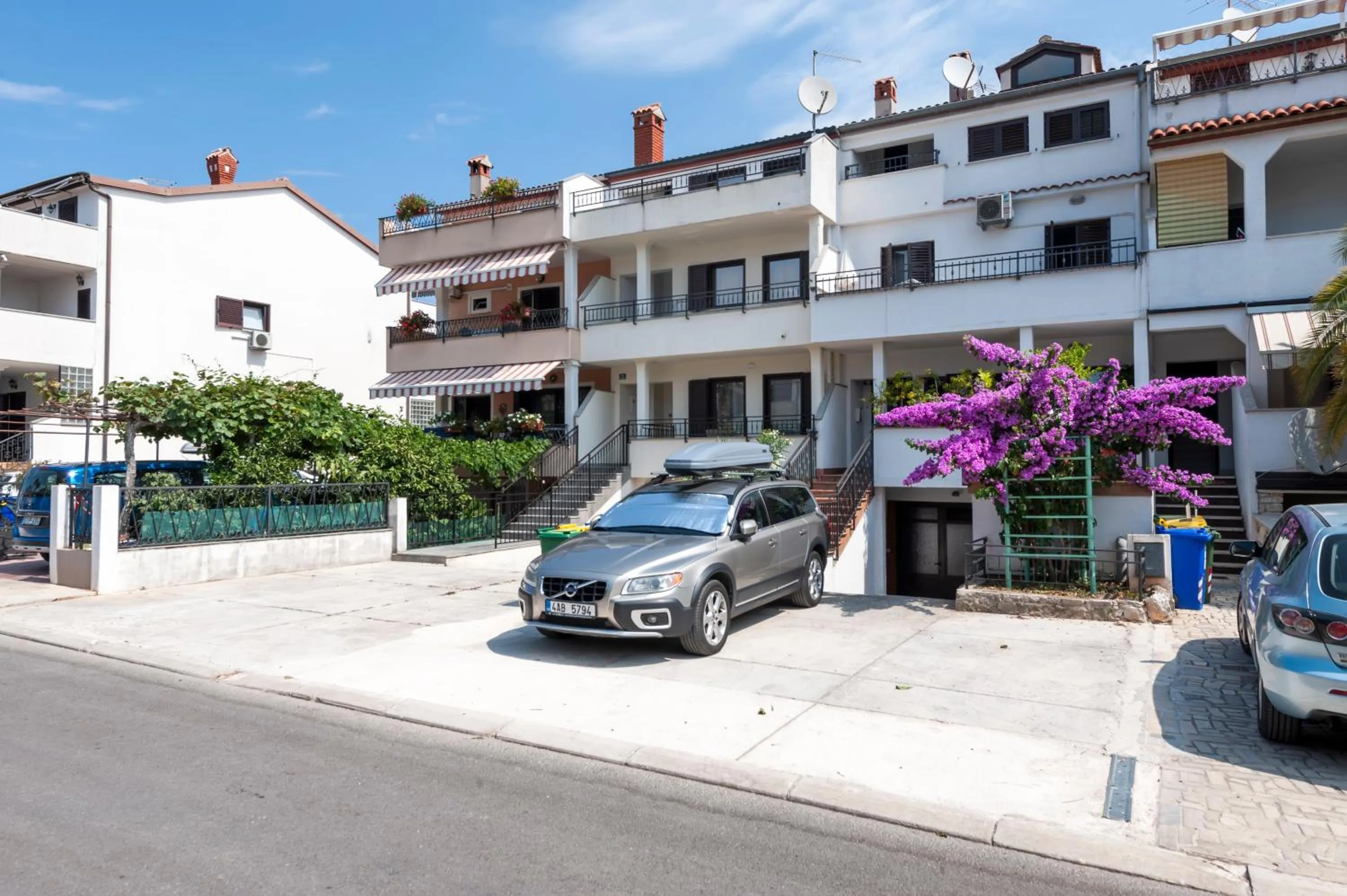 Property building in Mon Maison Sanja