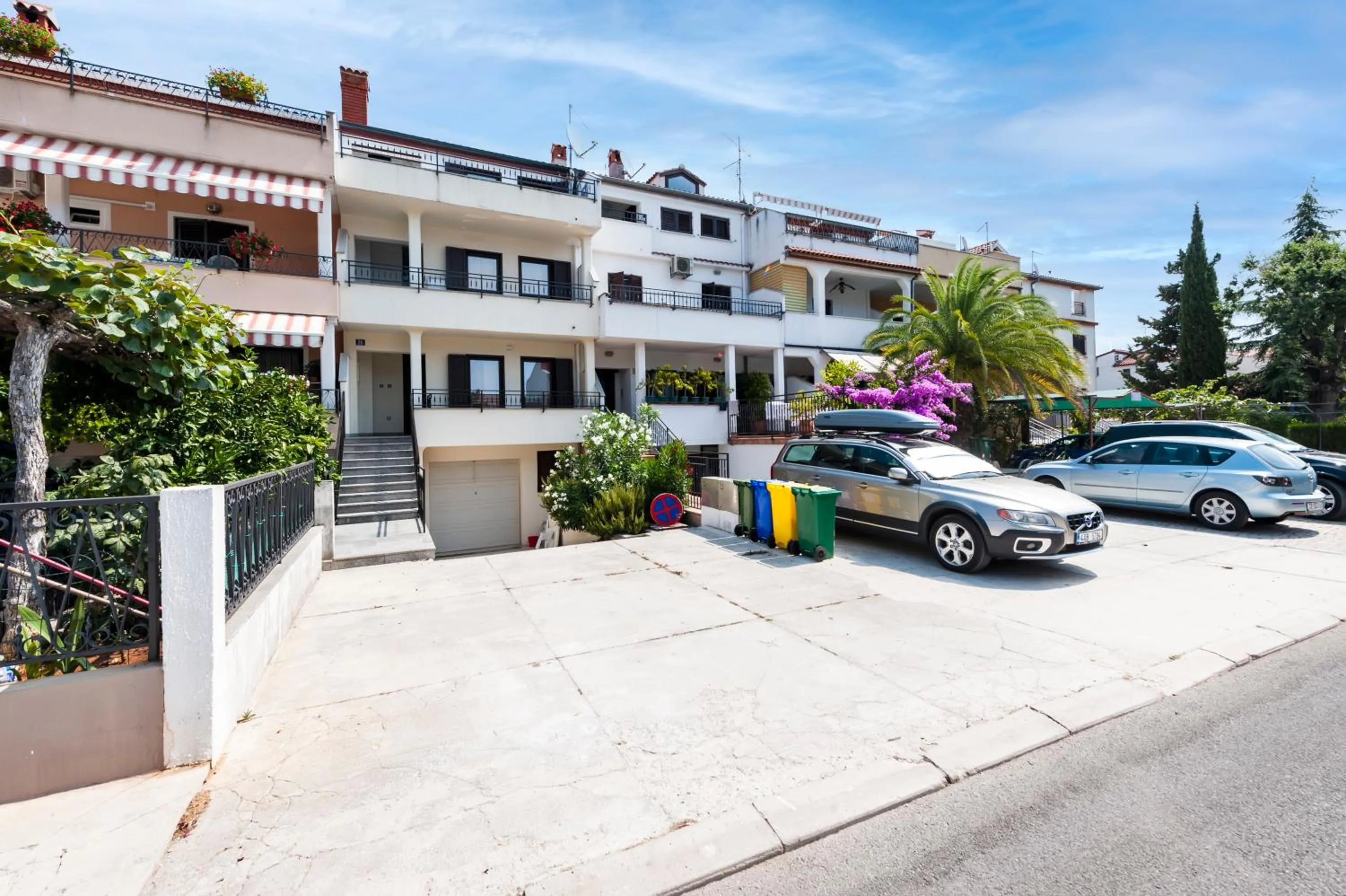 Property building in Mon Maison Sanja