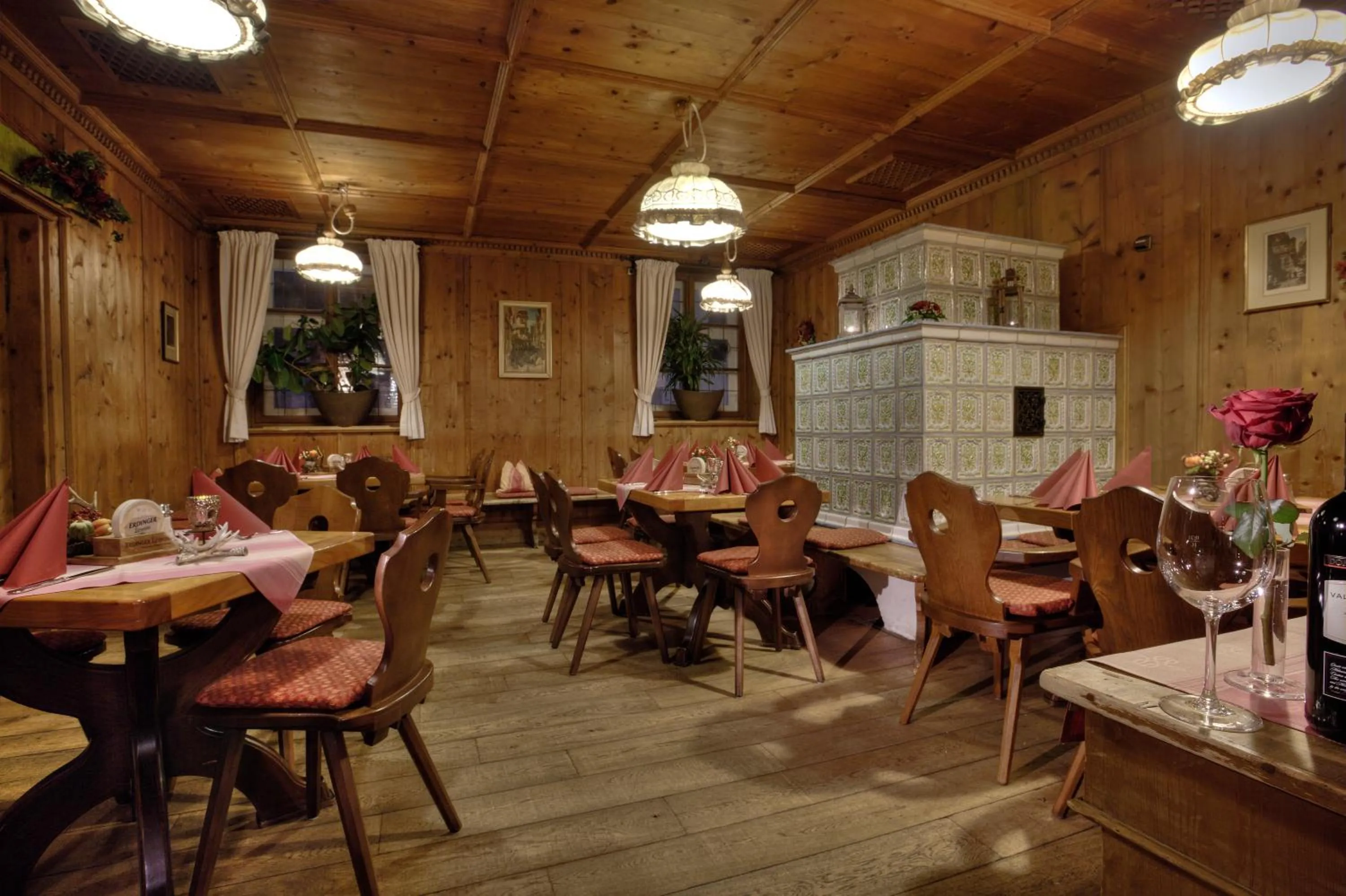 Restaurant/places to eat in Hotel zum ERDINGER Weißbräu