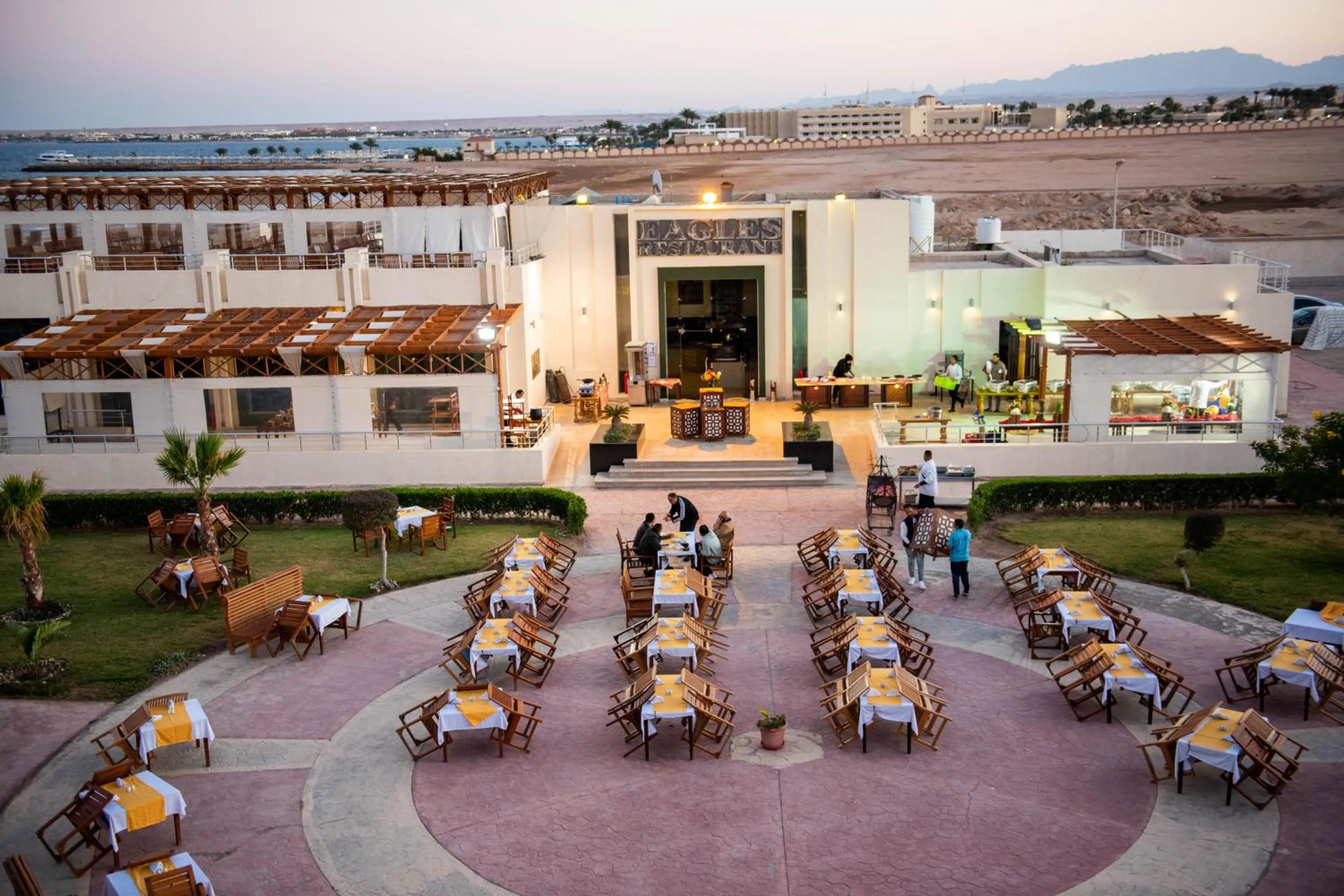 Restaurant/places to eat in New Eagles Aqua Park Resort