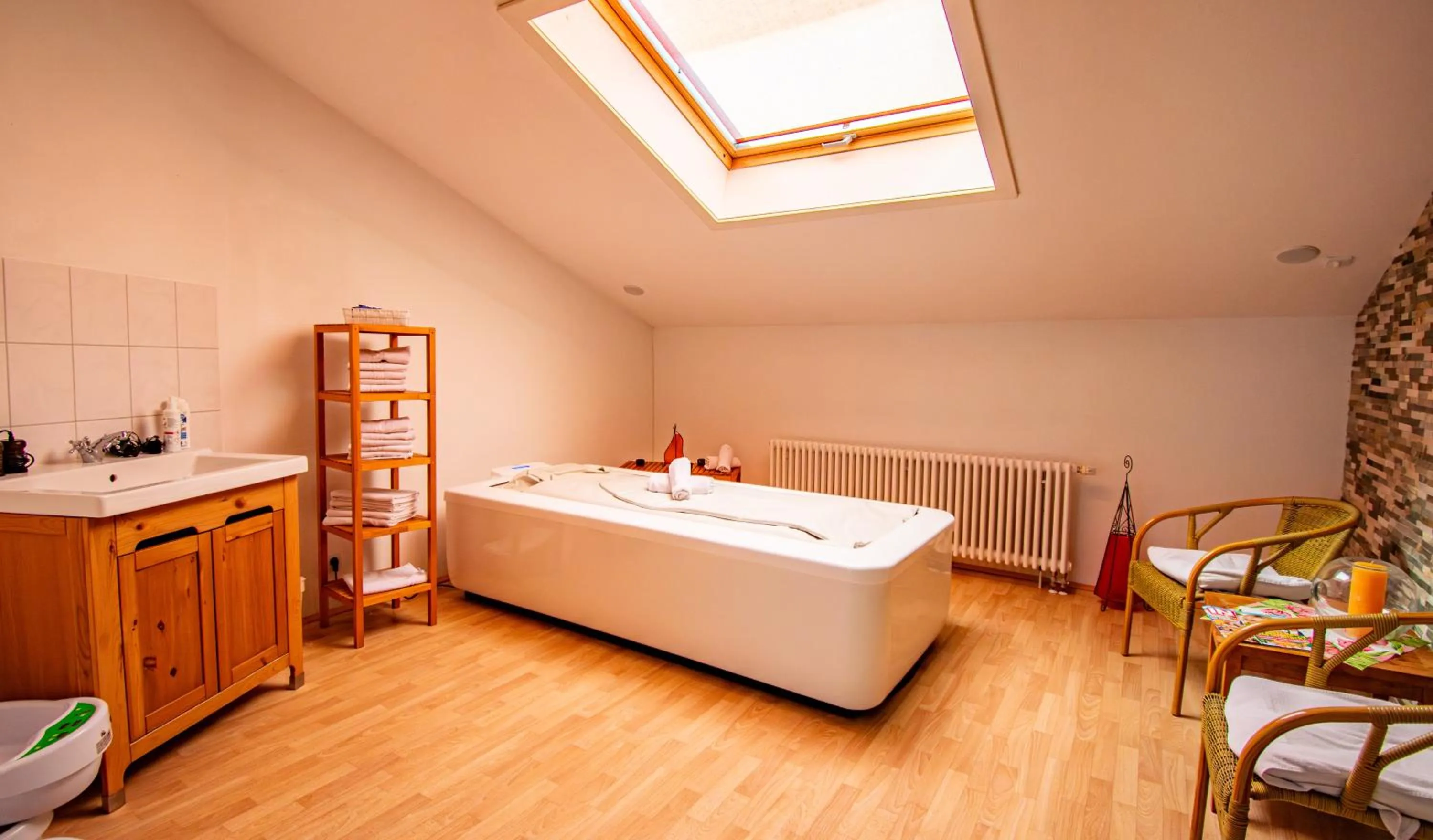 Spa and wellness centre/facilities, Bed in Vital- und Wellnesshotel Albblick