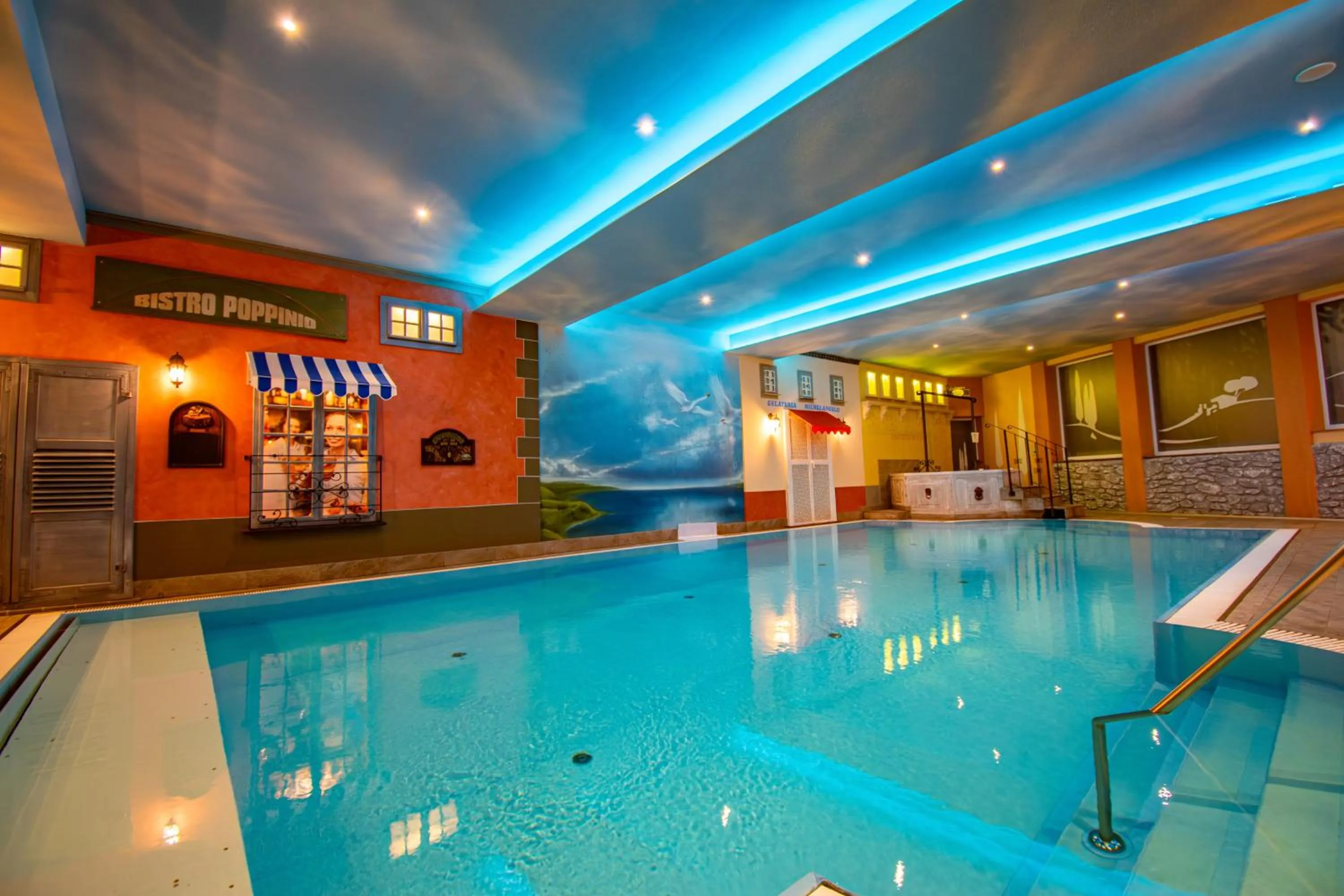 Swimming pool in Vital- und Wellnesshotel Albblick