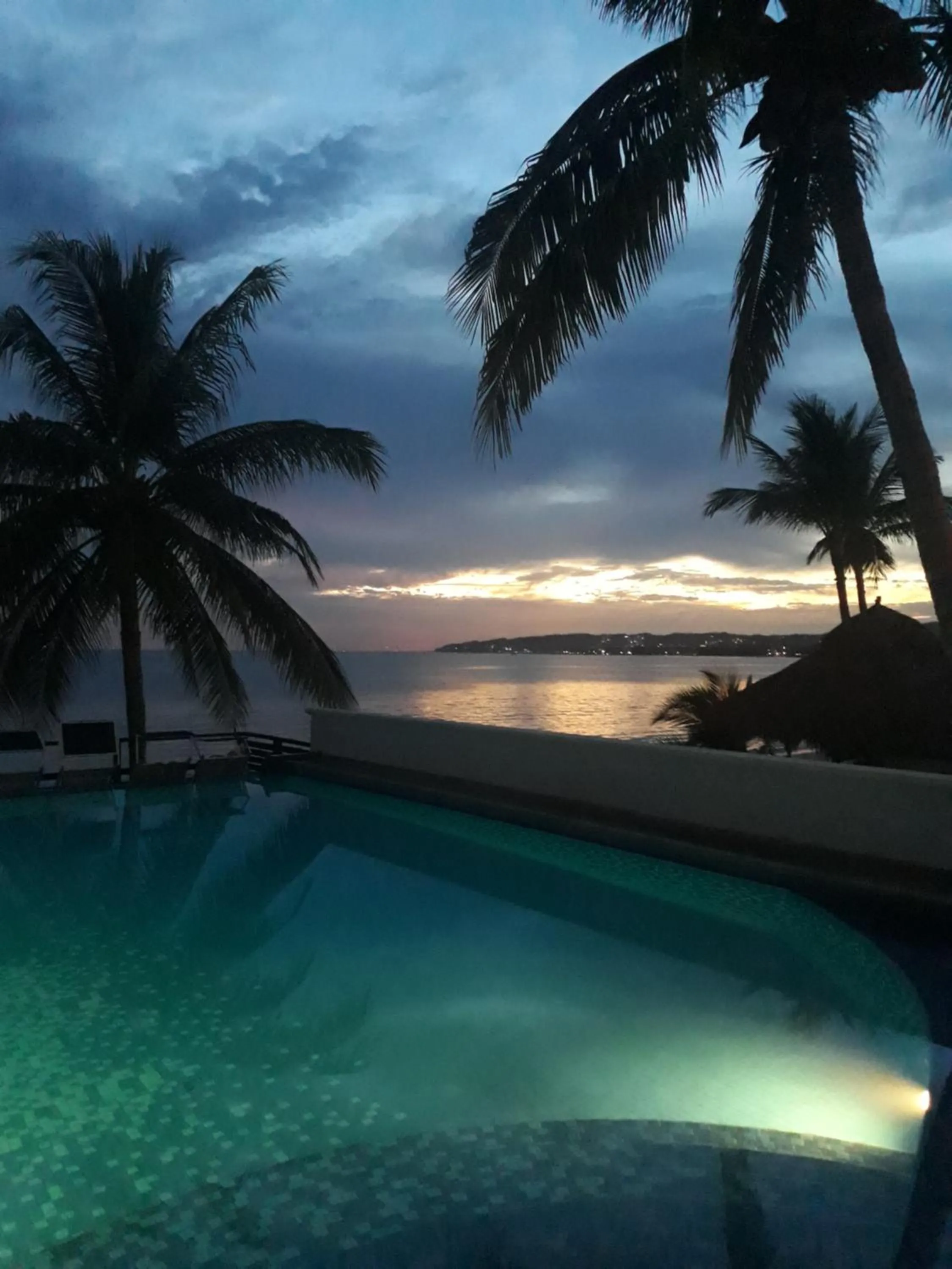 Swimming pool in Banderas Suites