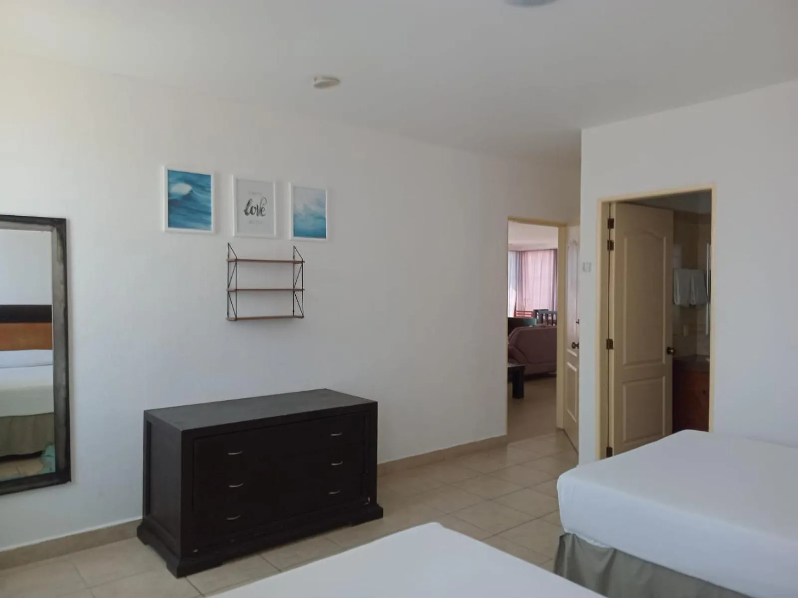 Photo of the whole room, Bed in Banderas Suites