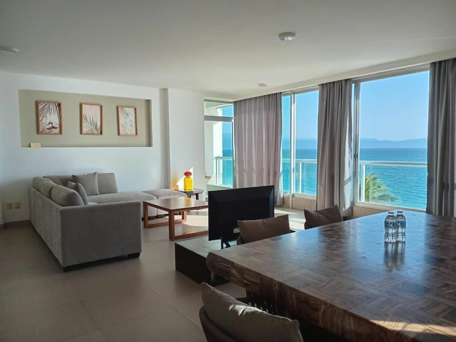 Living room in Banderas Suites