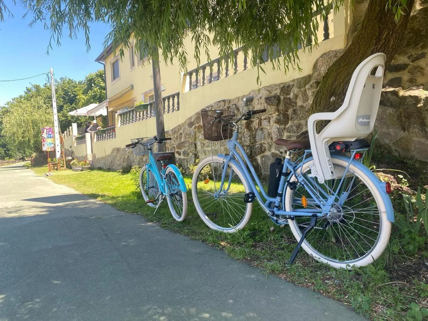 Cycling in Ninho D'Arara