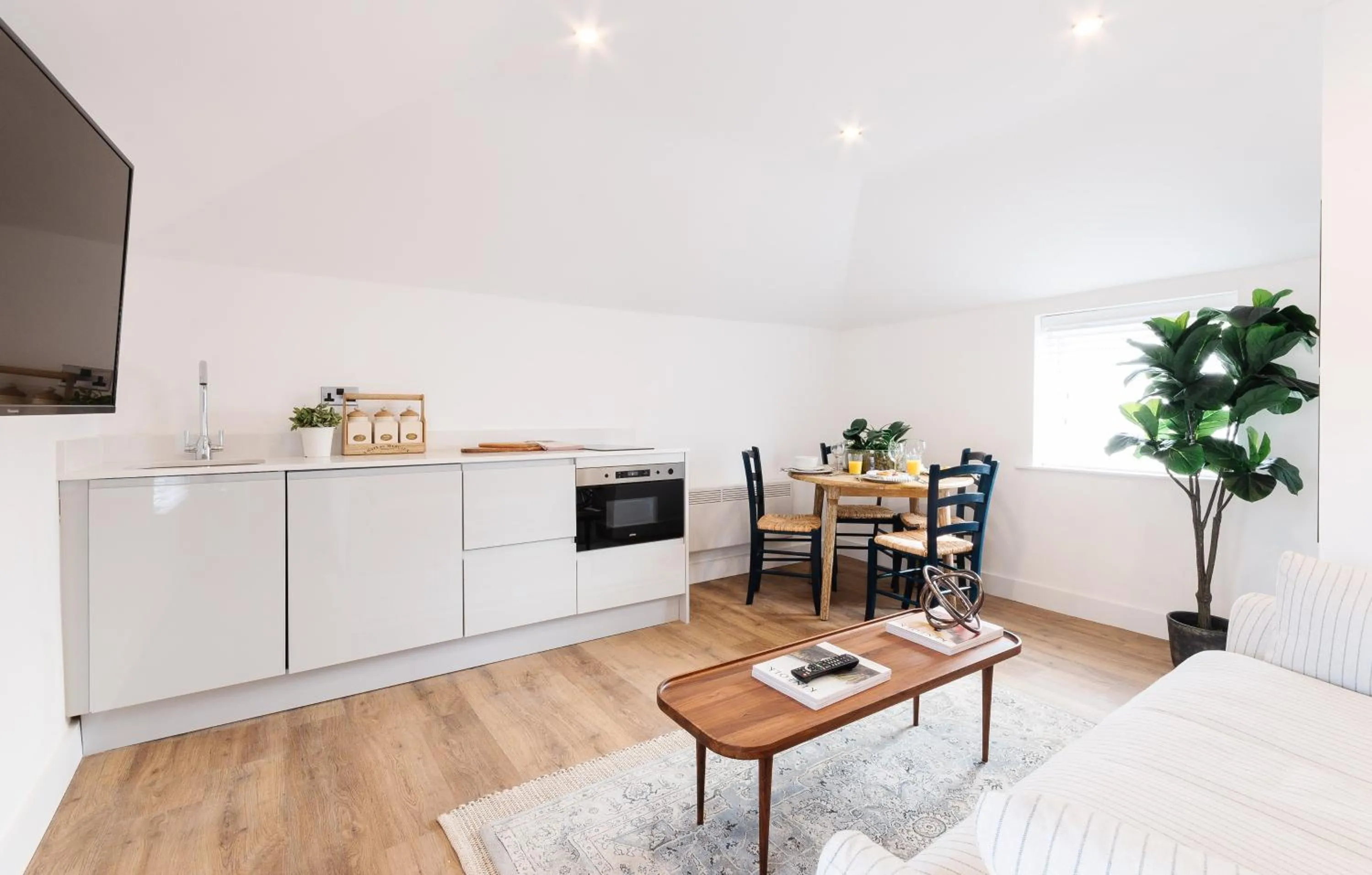 Kitchen or kitchenette, Bed in 14-16 Grosvenor Street Stylish Apartments - Chester