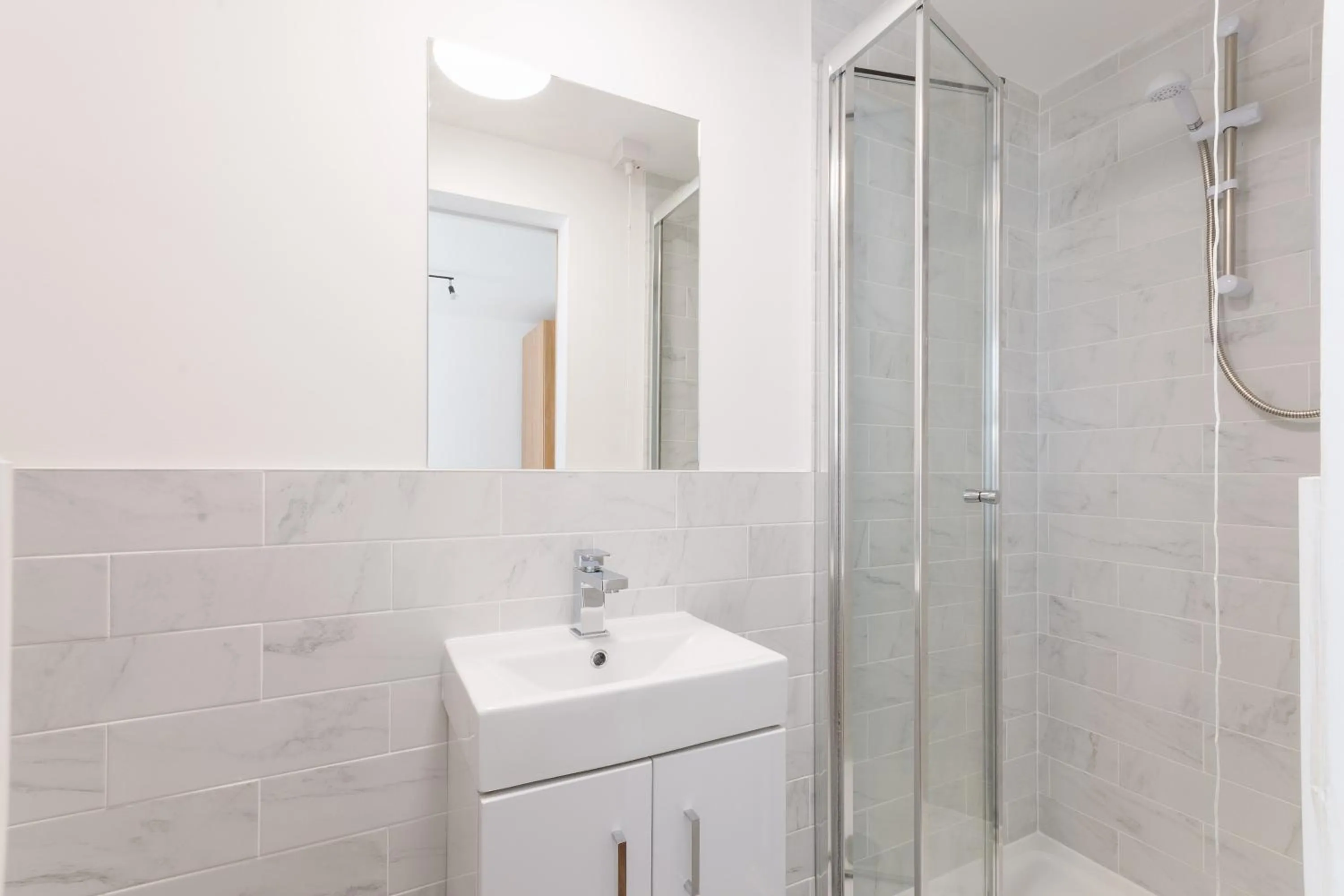 Shower in 14-16 Grosvenor Street Stylish Apartments - Chester