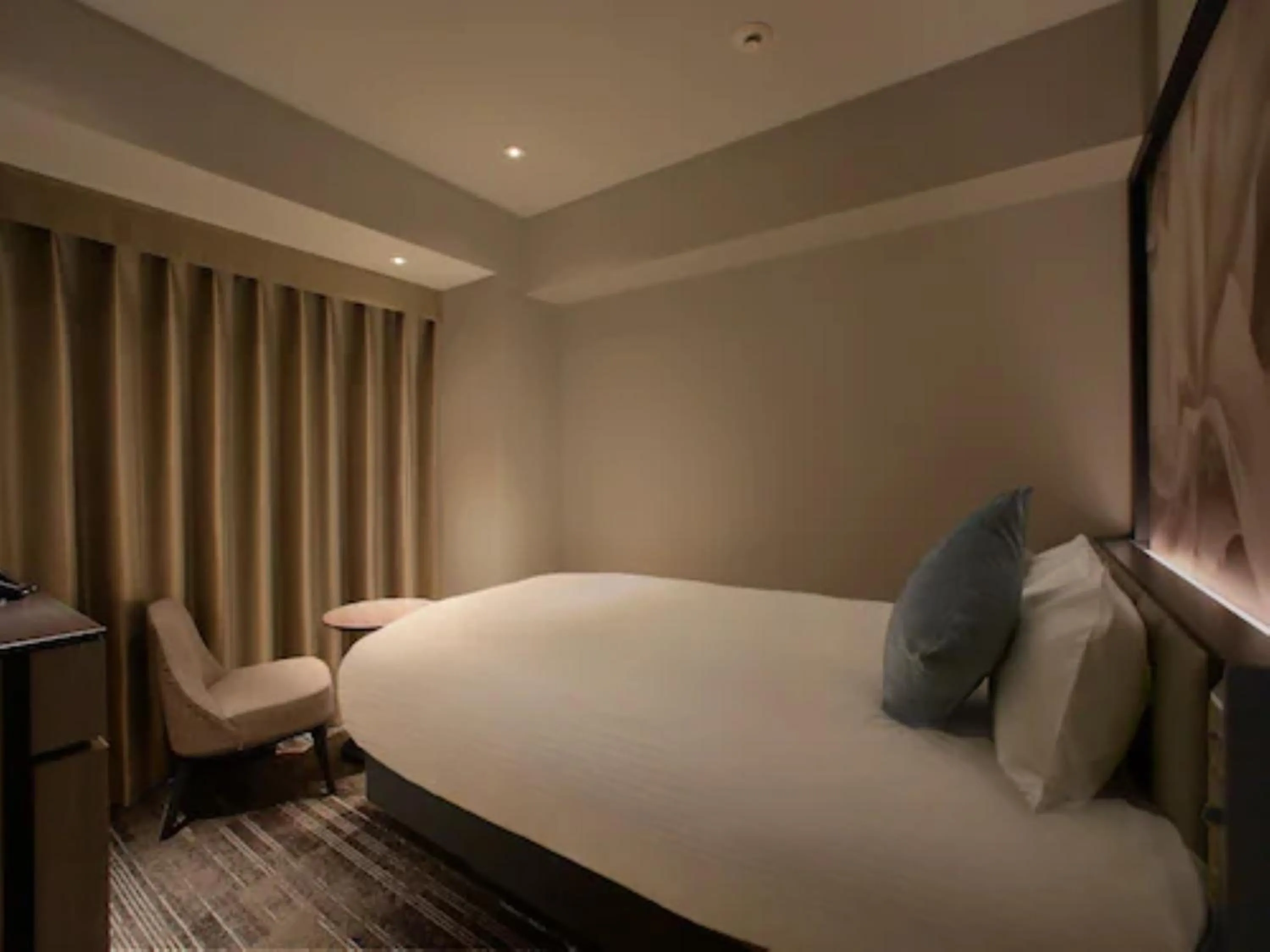 Bed in ORIENTAL HOTEL UNIVERSAL CITY