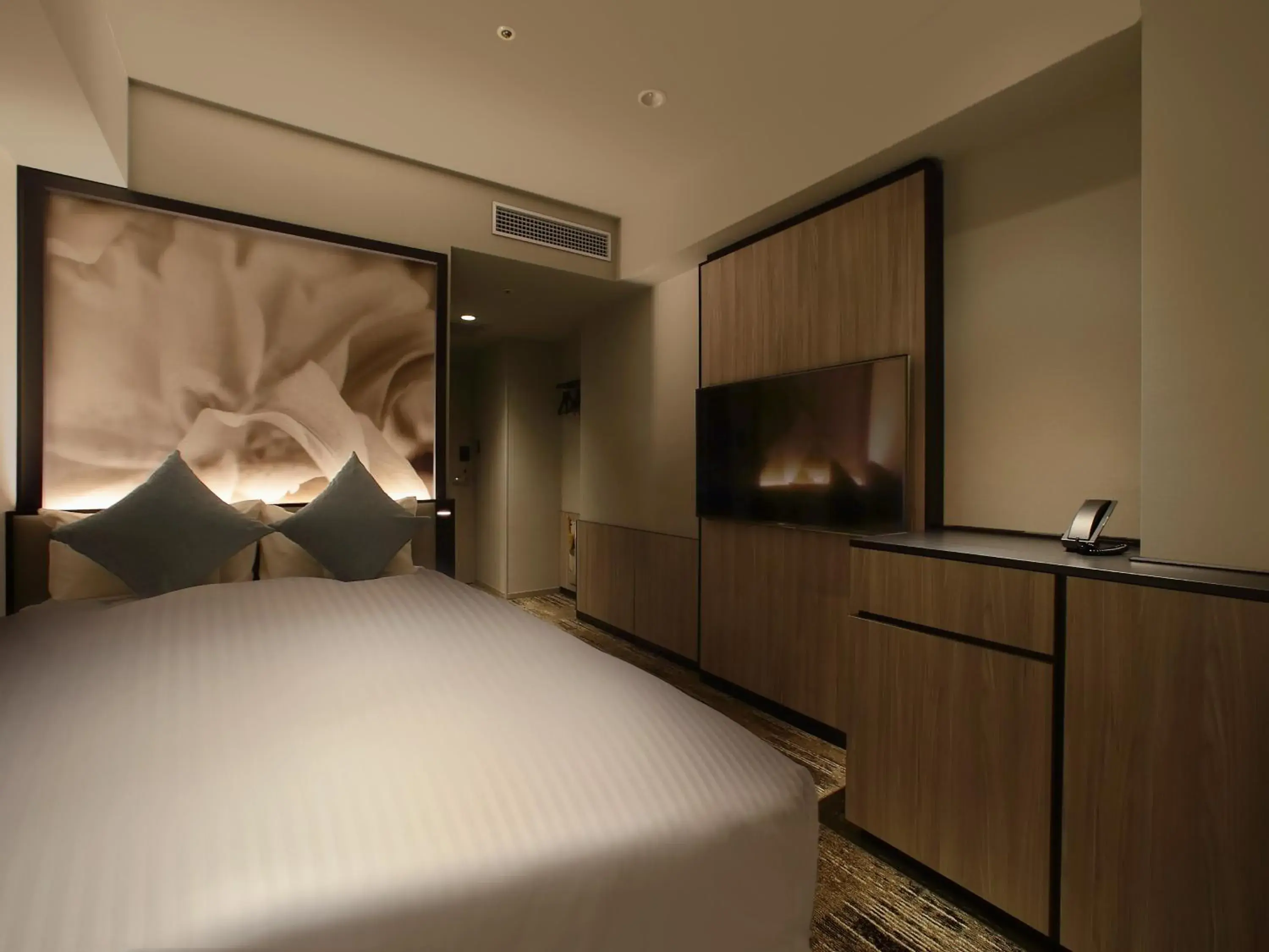 Moderate Double Room in ORIENTAL HOTEL UNIVERSAL CITY Moderate Double Room in ORIENTAL HOTEL UNIVERSAL CITY