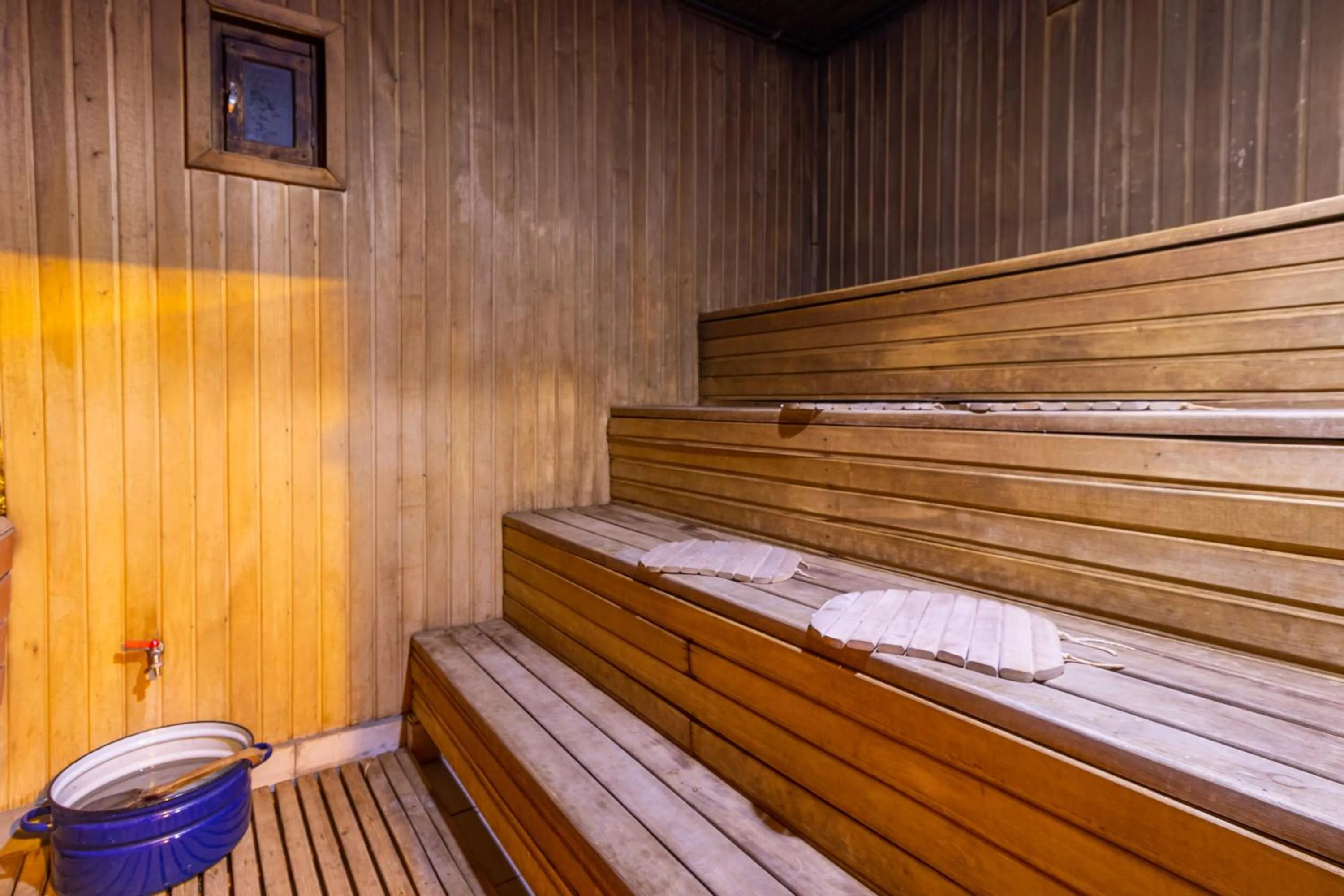 Bed in Laguna