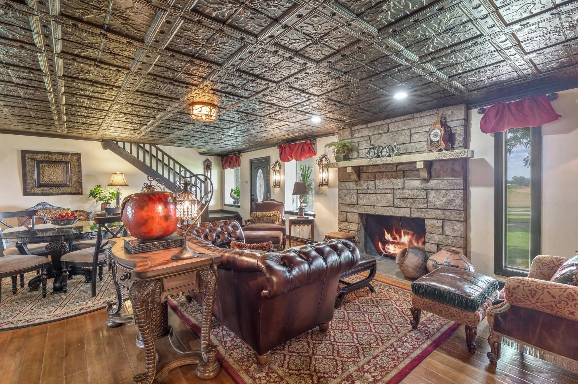 The Funky Monkey Inn