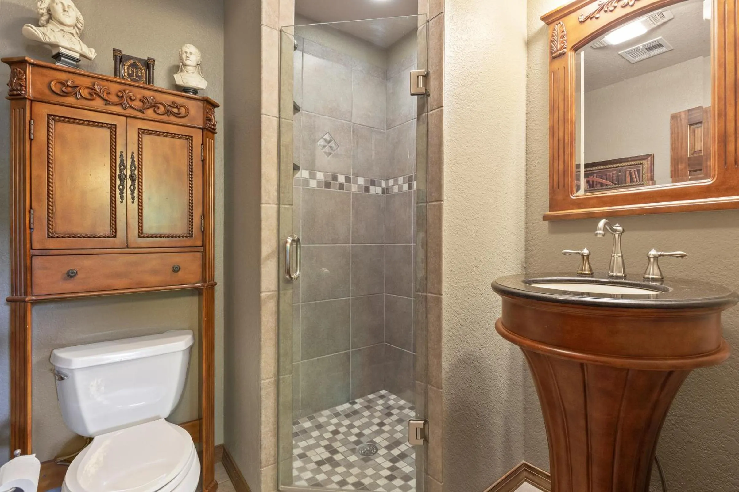 Bathroom in The Funky Monkey Inn