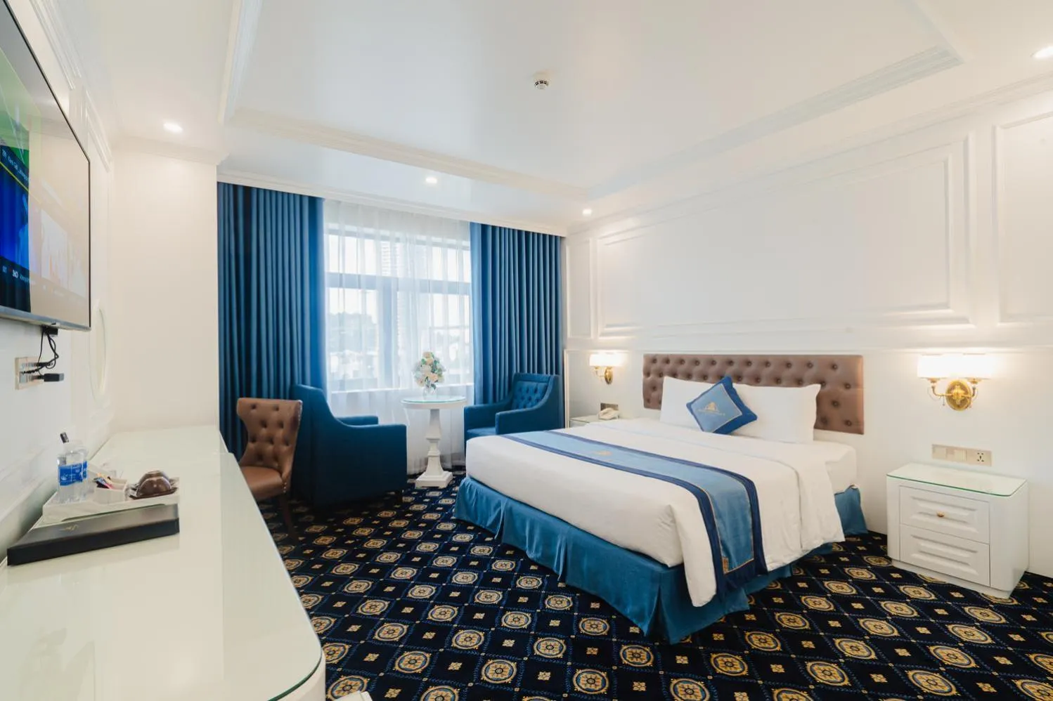 Bed in GRAND VIEW PALACE HA LONG HOTEL