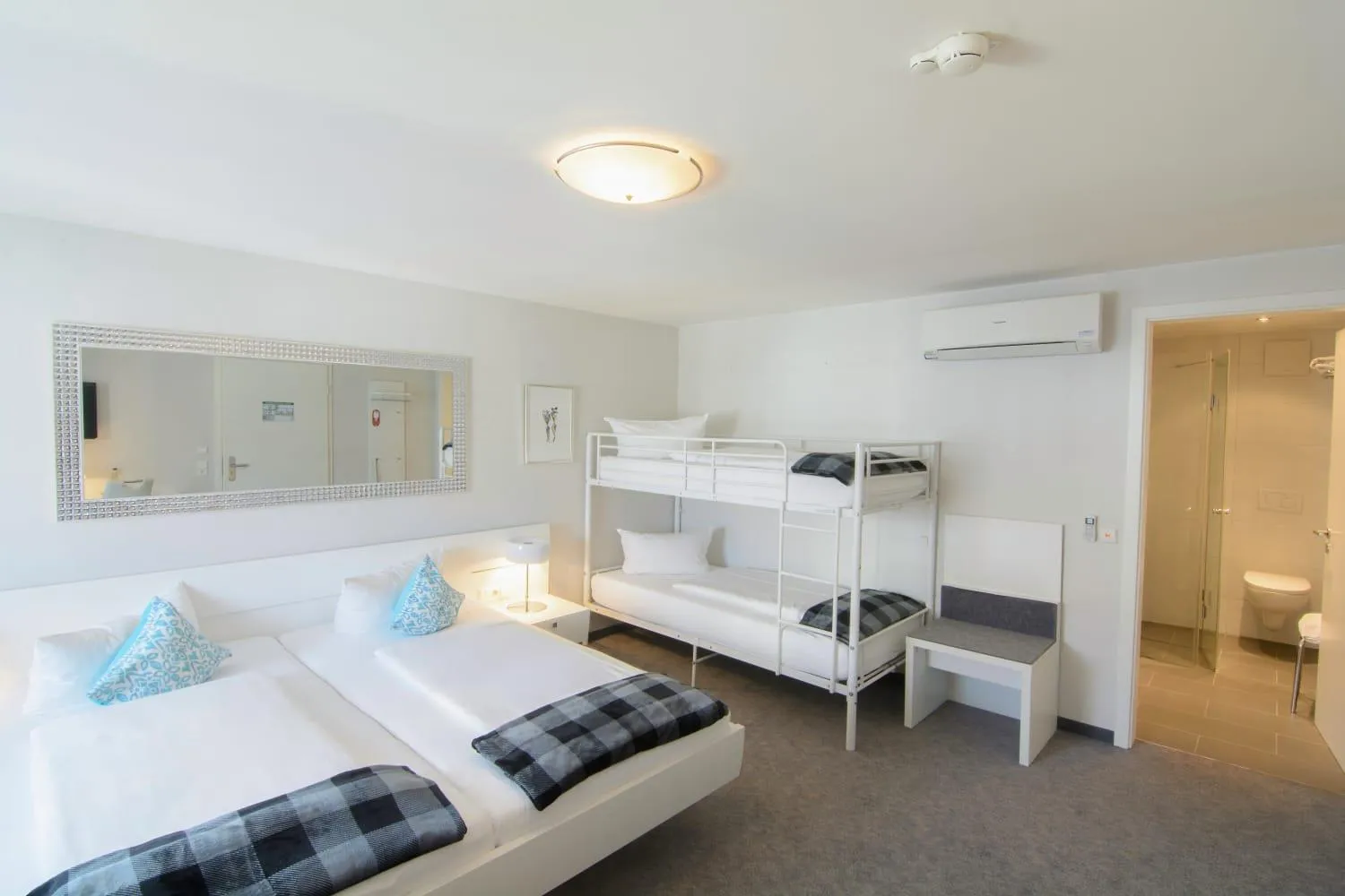 Bed in Hotel Adler - Weil am Rhein