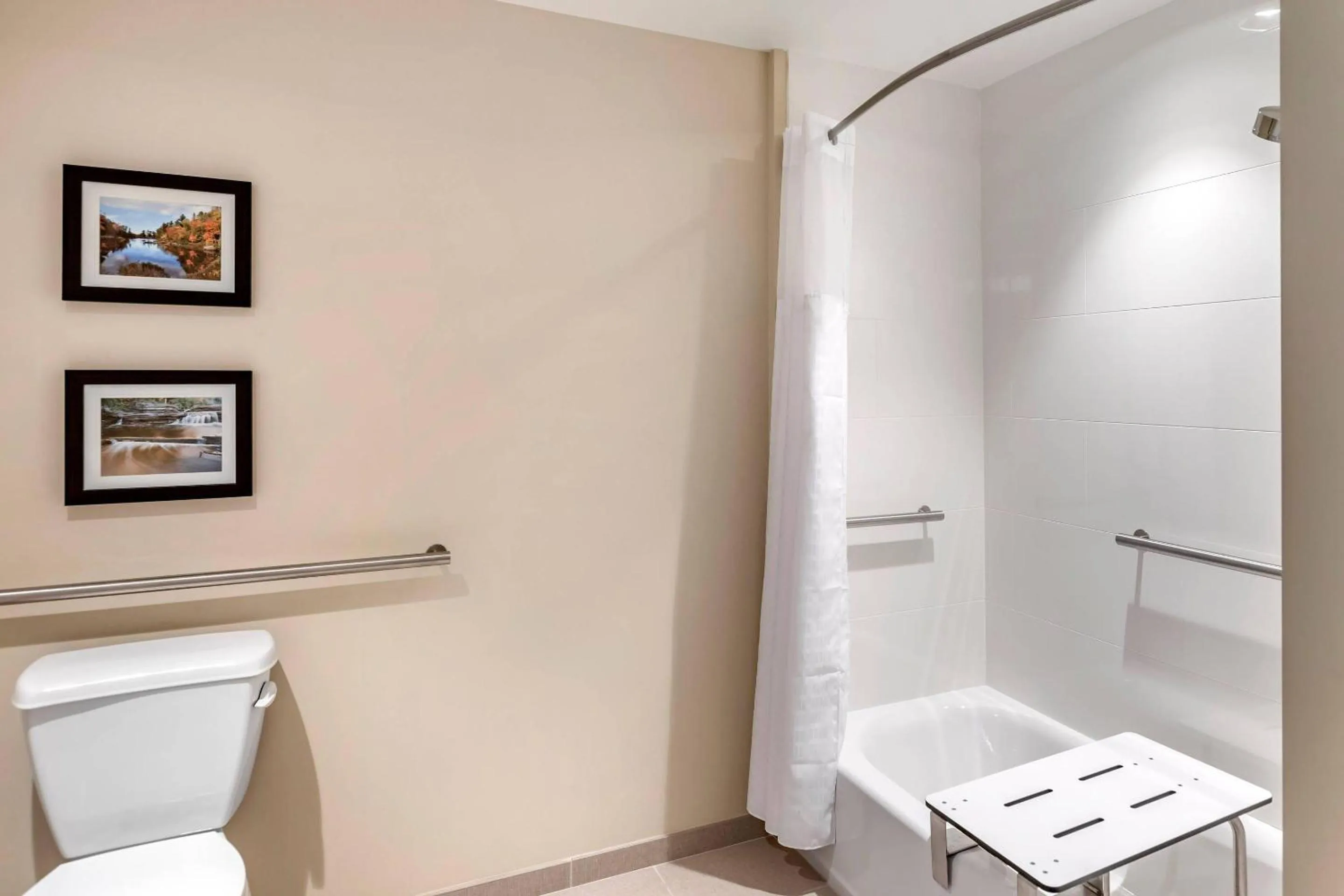 Bedroom in Comfort Inn & Suites