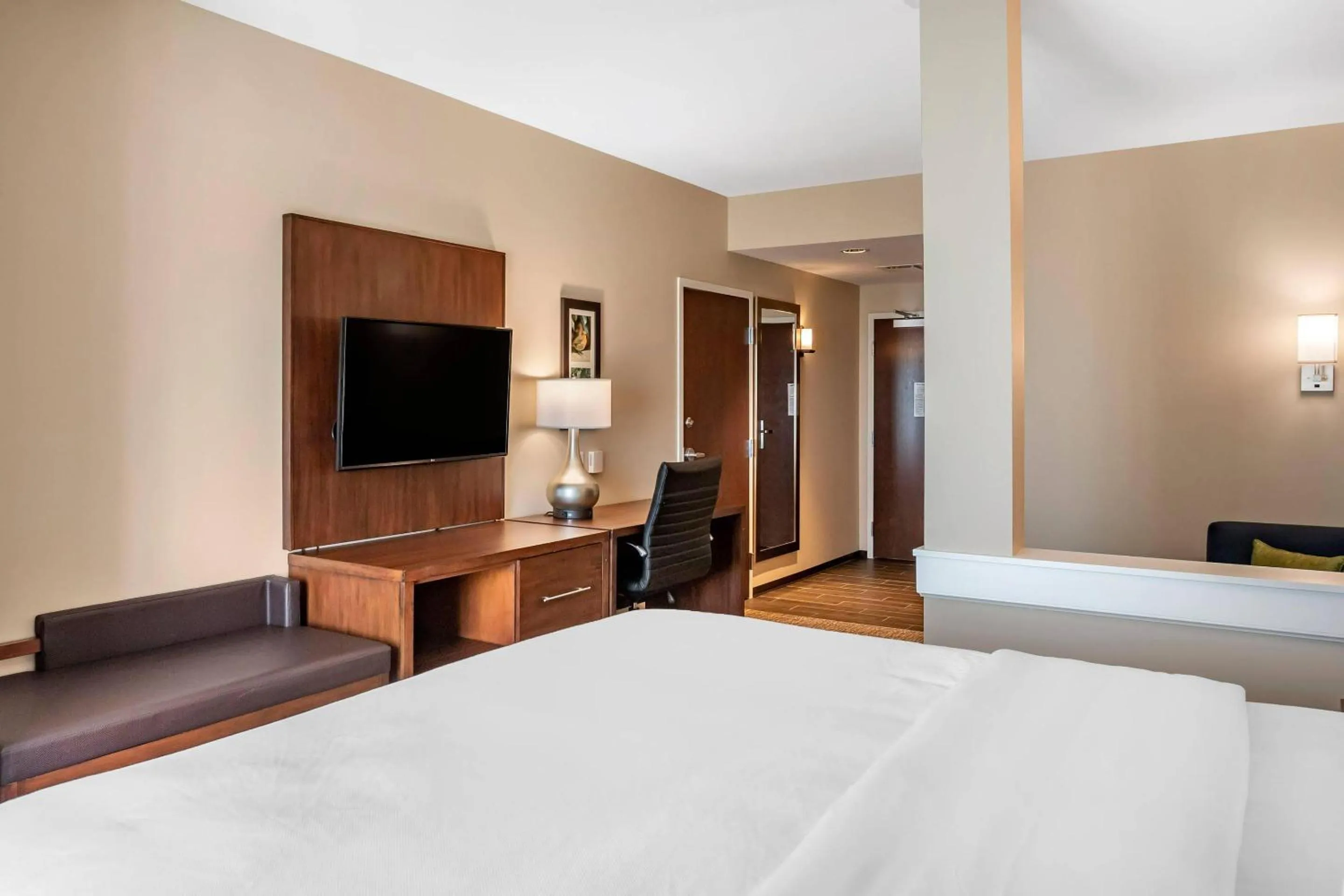 Bedroom, Bed in Comfort Inn & Suites